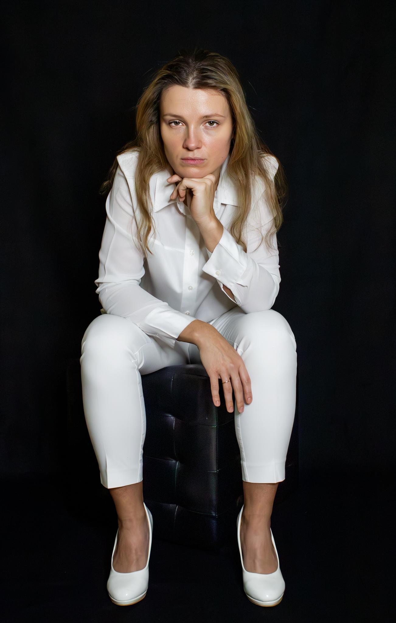 actor Helen Laurens large photo