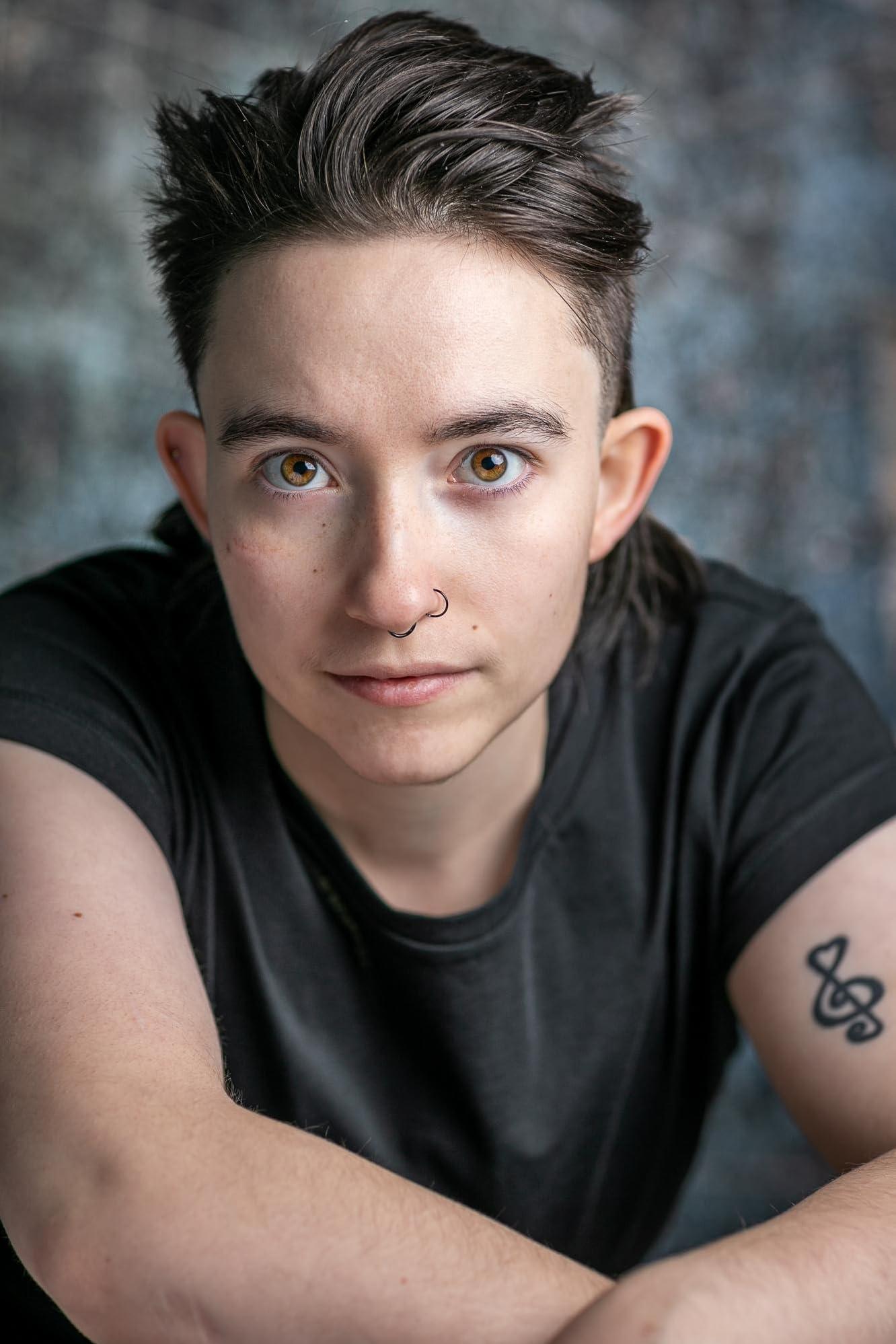 actor Sapphire Brewer-Marchant large photo