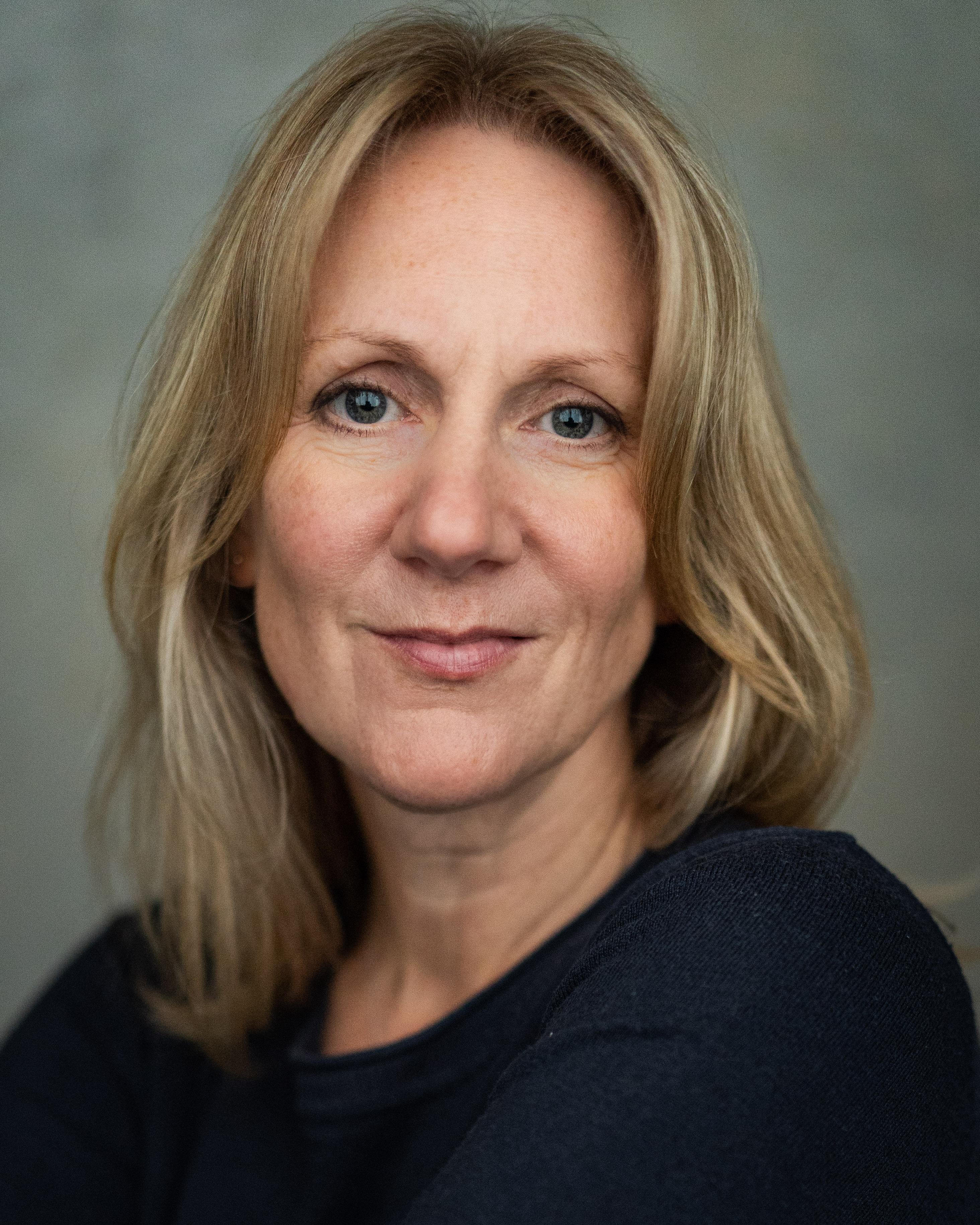 actor Gail Kemp large photo