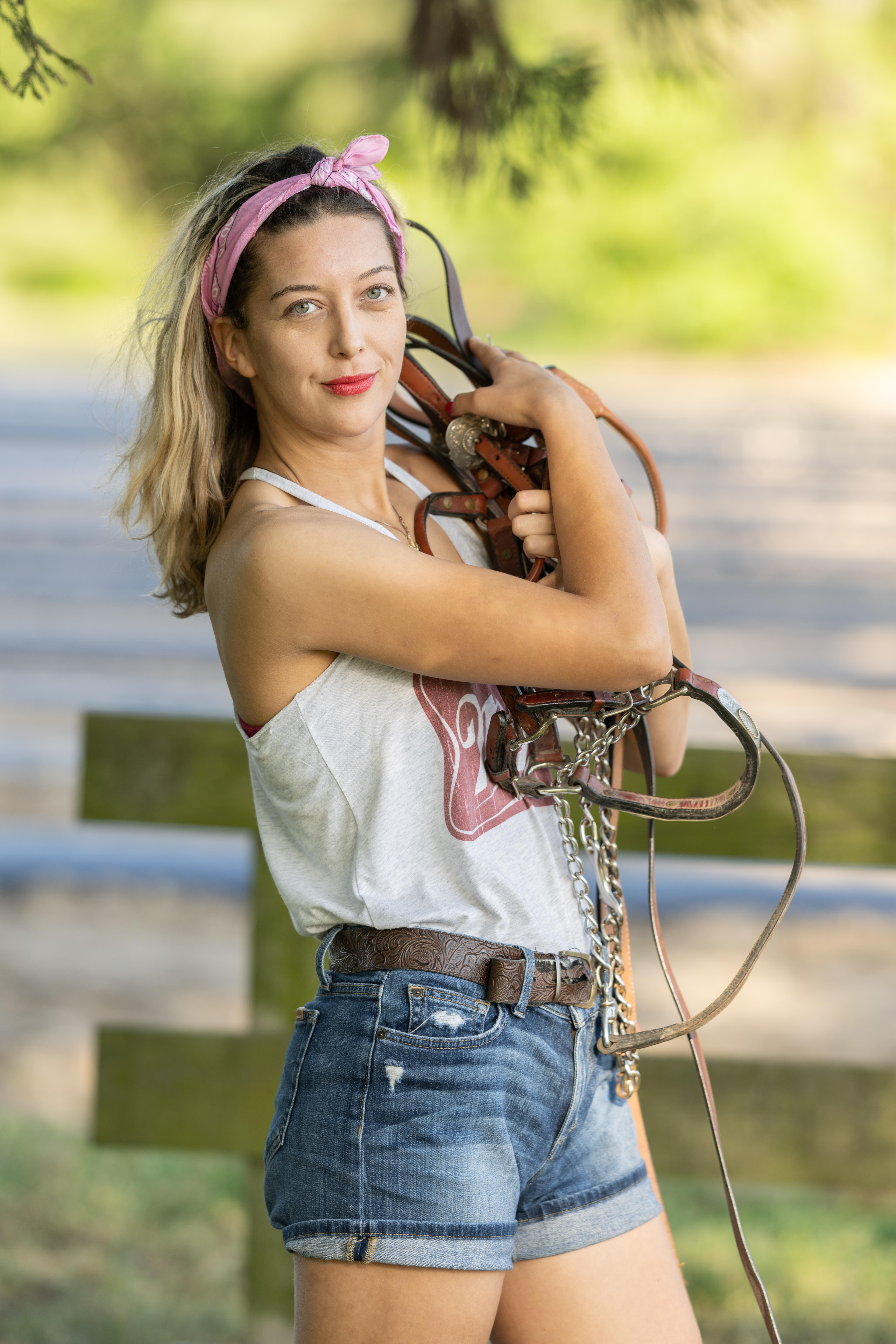 actor Grace LaHay large photo