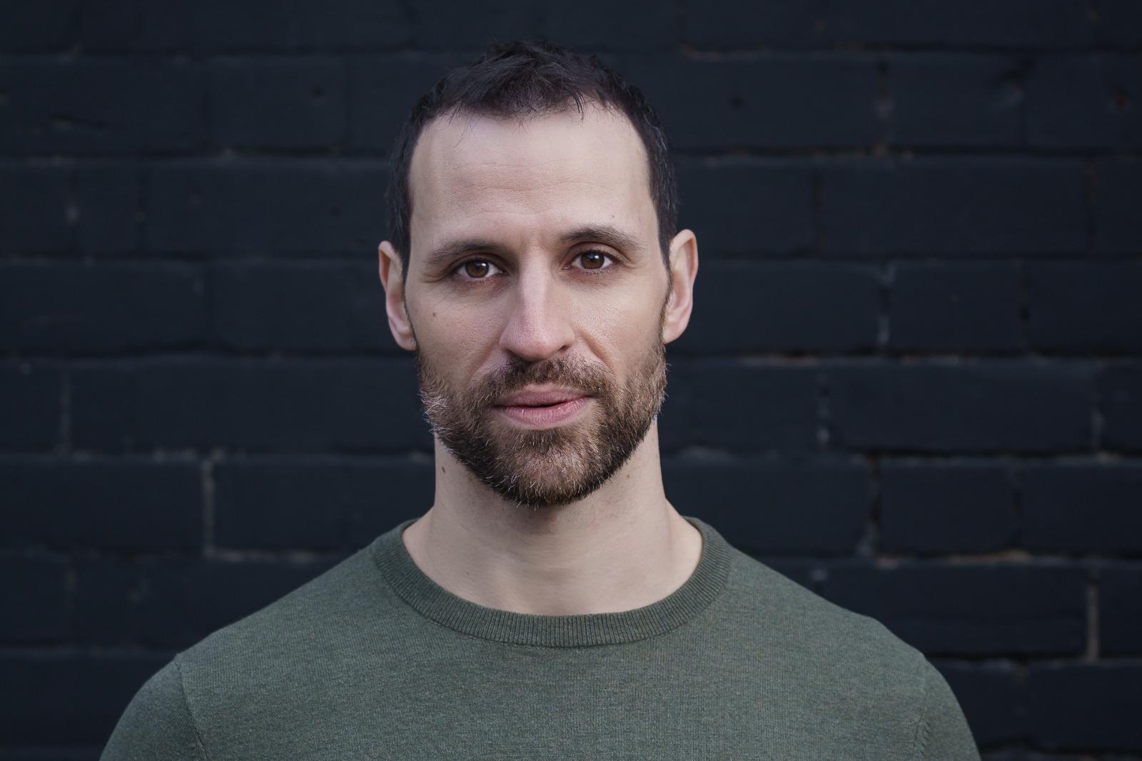 actor Ben Pelletier large photo