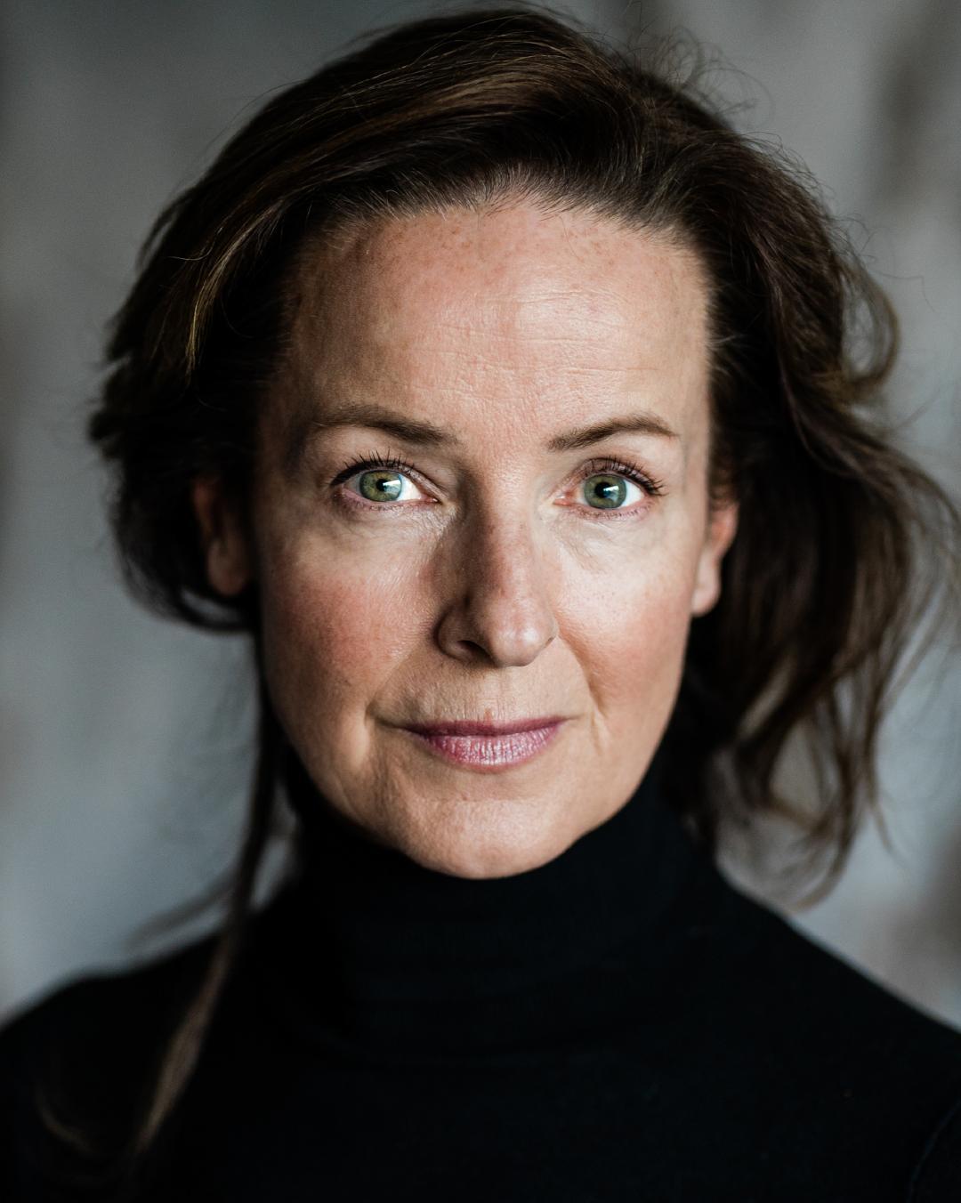 actor Niamh McHenry large photo