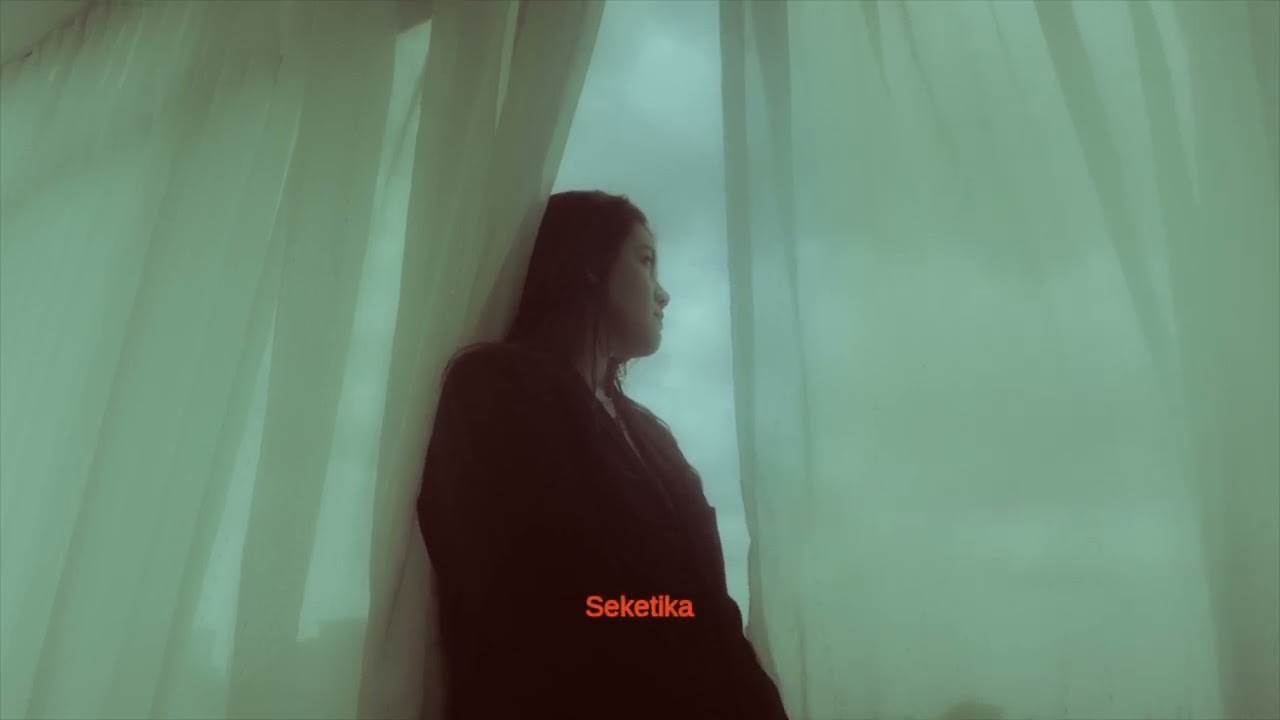 Monita Tahalea -- Seketika (Lyric Video)