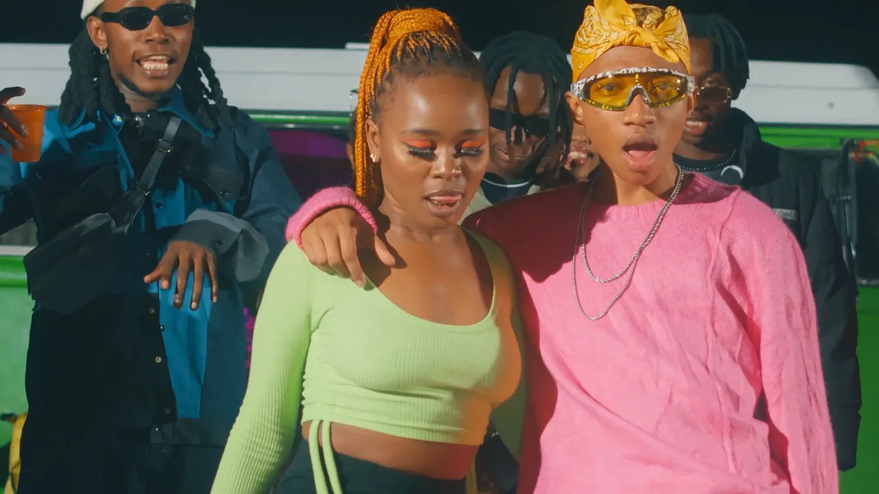 Kontrola - Trio Mio X Bensoul (Official Video) background