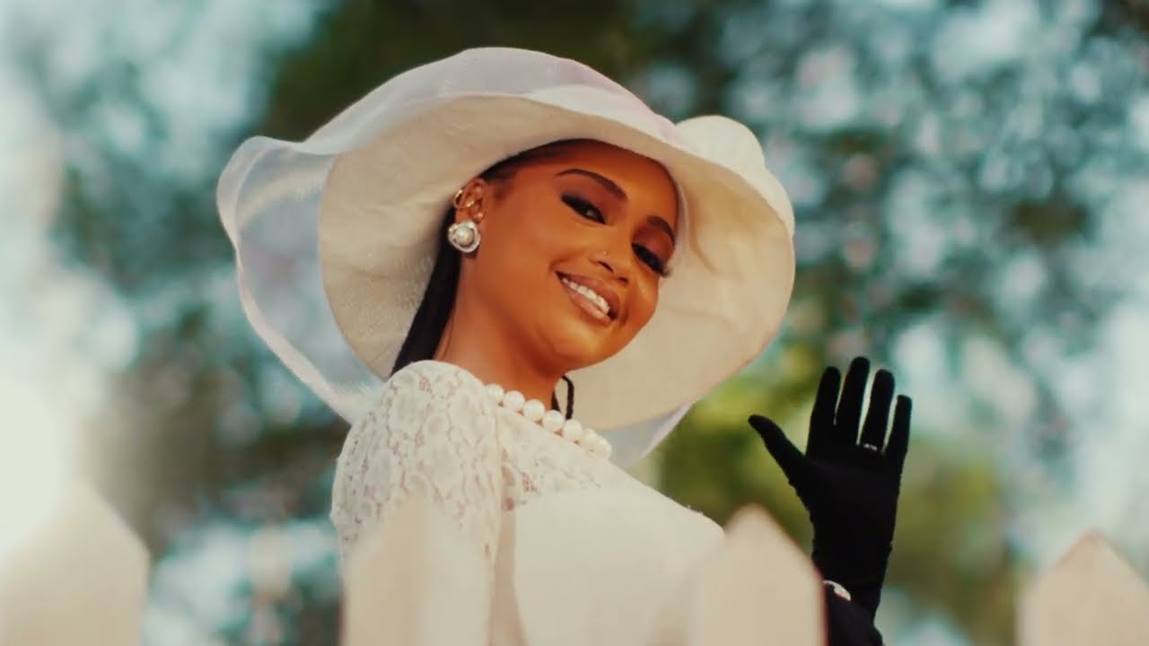 Nazifi Asnanic - Tawan (official video) ft Sarkin Waka