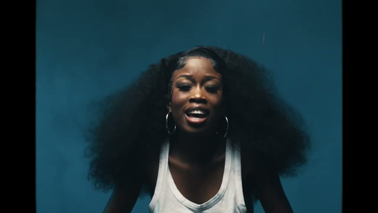 Piano City, Kelvin Momo & Thatohatsi - Amalanga (ft Tracy & Pyy Log Drum King) [Official Visualizer]