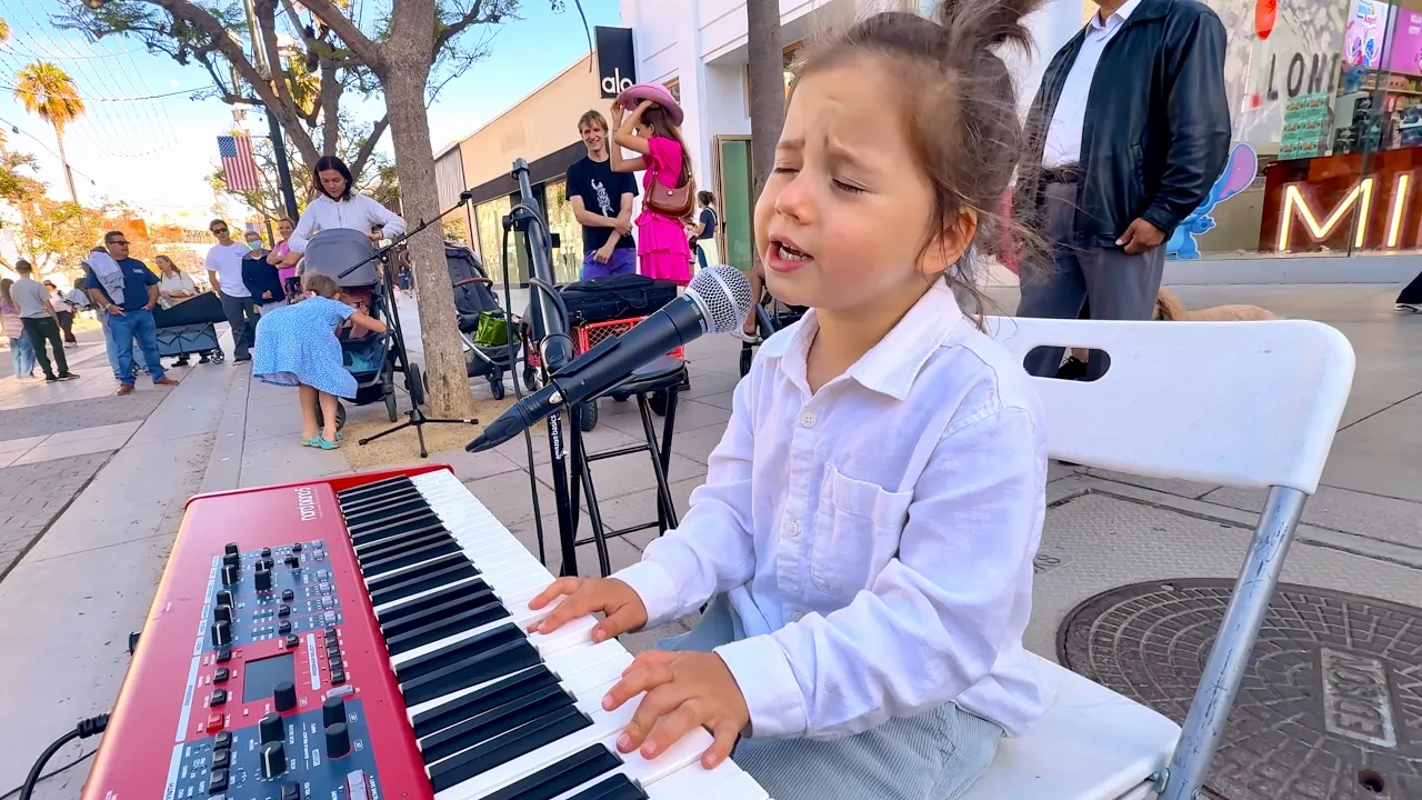 Little Angel Sings “Hallelujah” and Leaves Everyone Speechless background