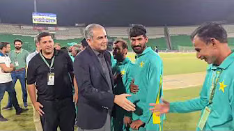 PCB Chairman Mohsin Naqvi thanks the dedicated groundstaff at Gaddafi Stadium | PCB | M2N1A background