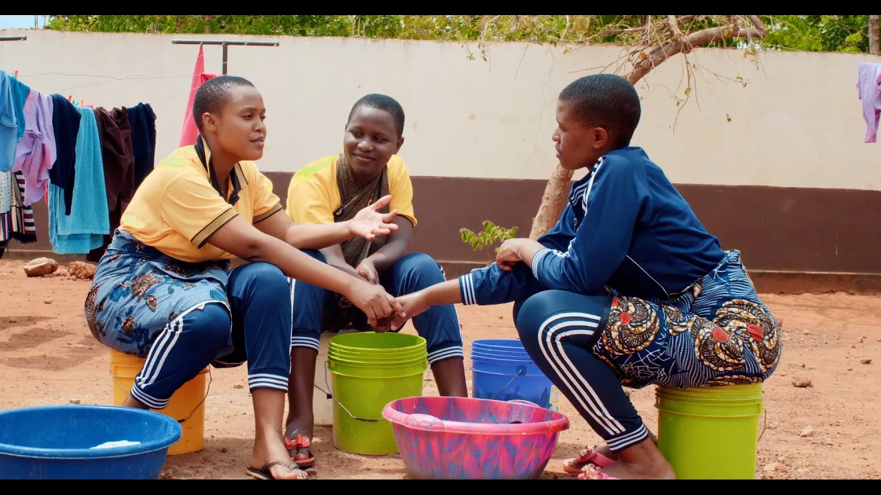 Emink High School Choir - Nisamehe (Official Music Video) background