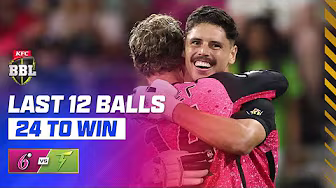 THRILLING last two overs of the Sydney Smash | #BBL14