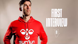 "I’m aggressive, like to come for crosses and play with the ball" | Robin Roefs' First Interview background