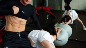 Pick Up På Gym ! --Jeg kunne hjælpe dig med Stratching hjemme hos mig