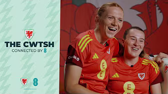 Ceri Holland & Carrie Jones: Learning Languages and Music 💬🎹 | The Cwtsh connected by EE backdrop