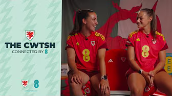 Liv Clark & Poppy Soper: Goalkeeper Union 🧤⚽️ | The Cwtsh connected by EE background