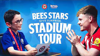 PREMIER LEAGUE players give a SURPRISE STADIUM TOUR 🤩 background