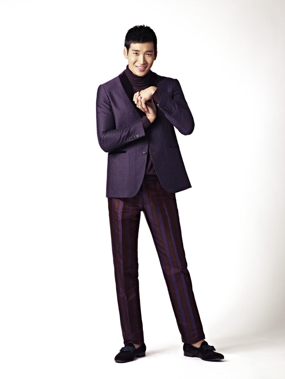 actor Gyu-Woon Jung large photo