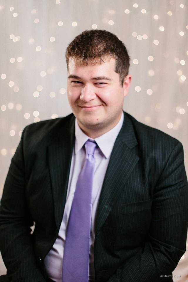 actor Michael Chaves large photo