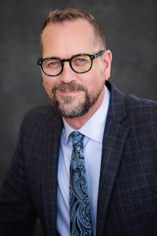 actor Greg White large photo