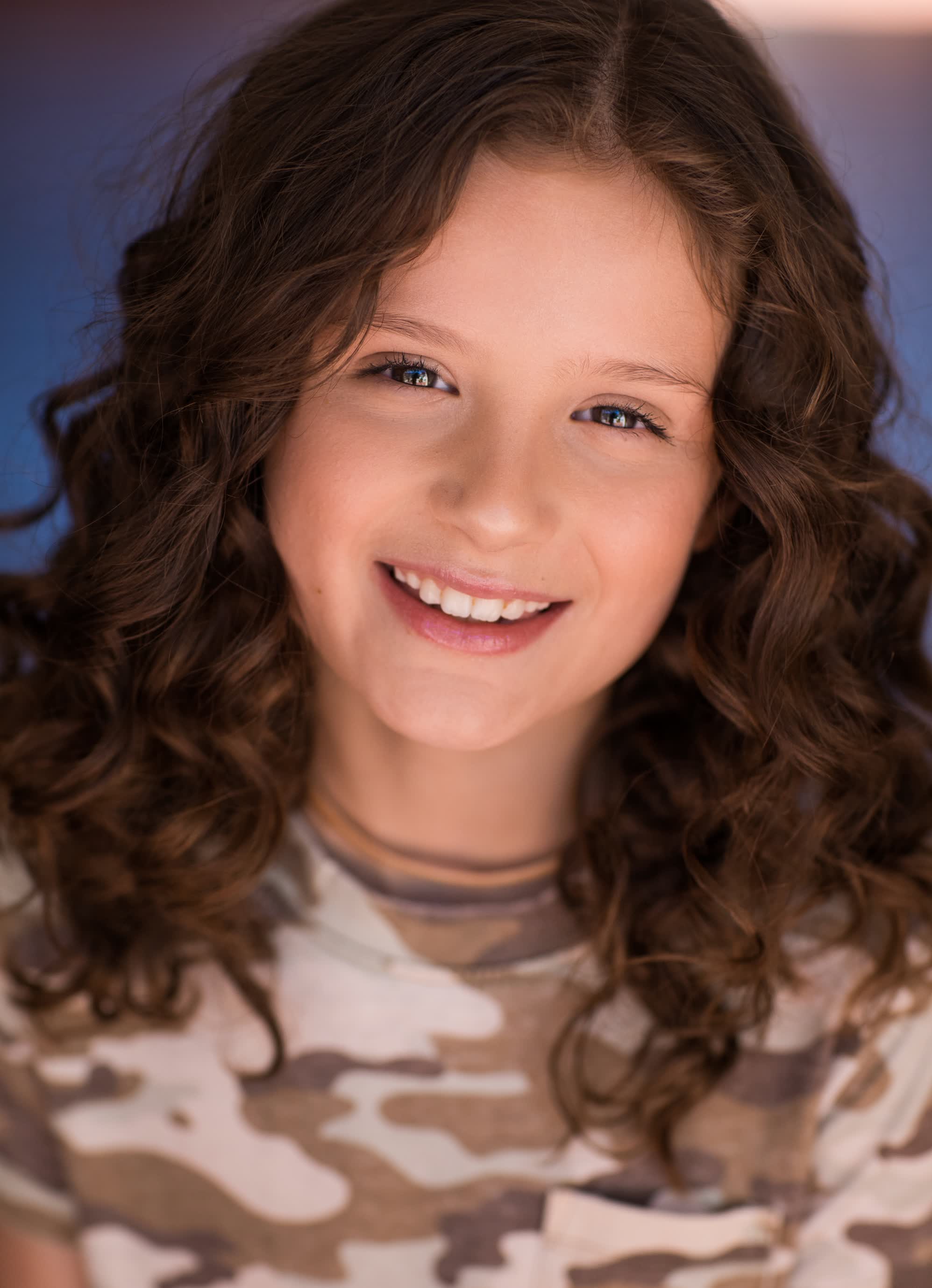 actor Hayley LeBlanc large photo