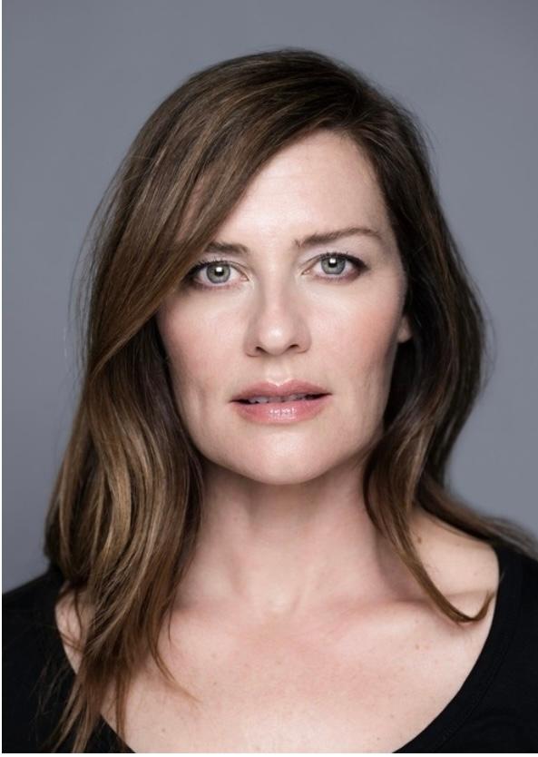 actor Elizabeth Navello large photo