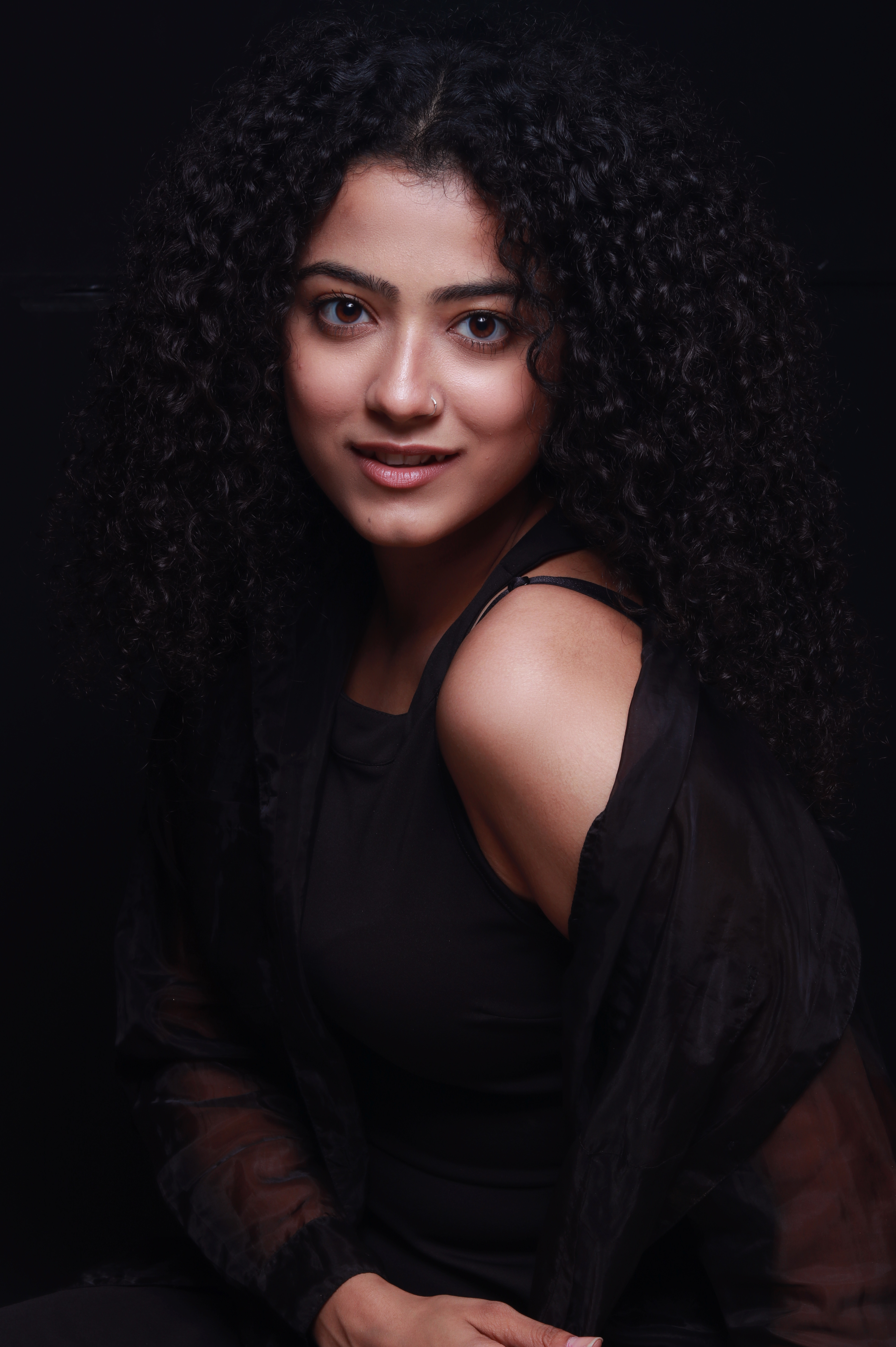 actor Mahika Sharma large photo