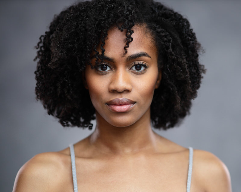 actor Nia Deacon large photo