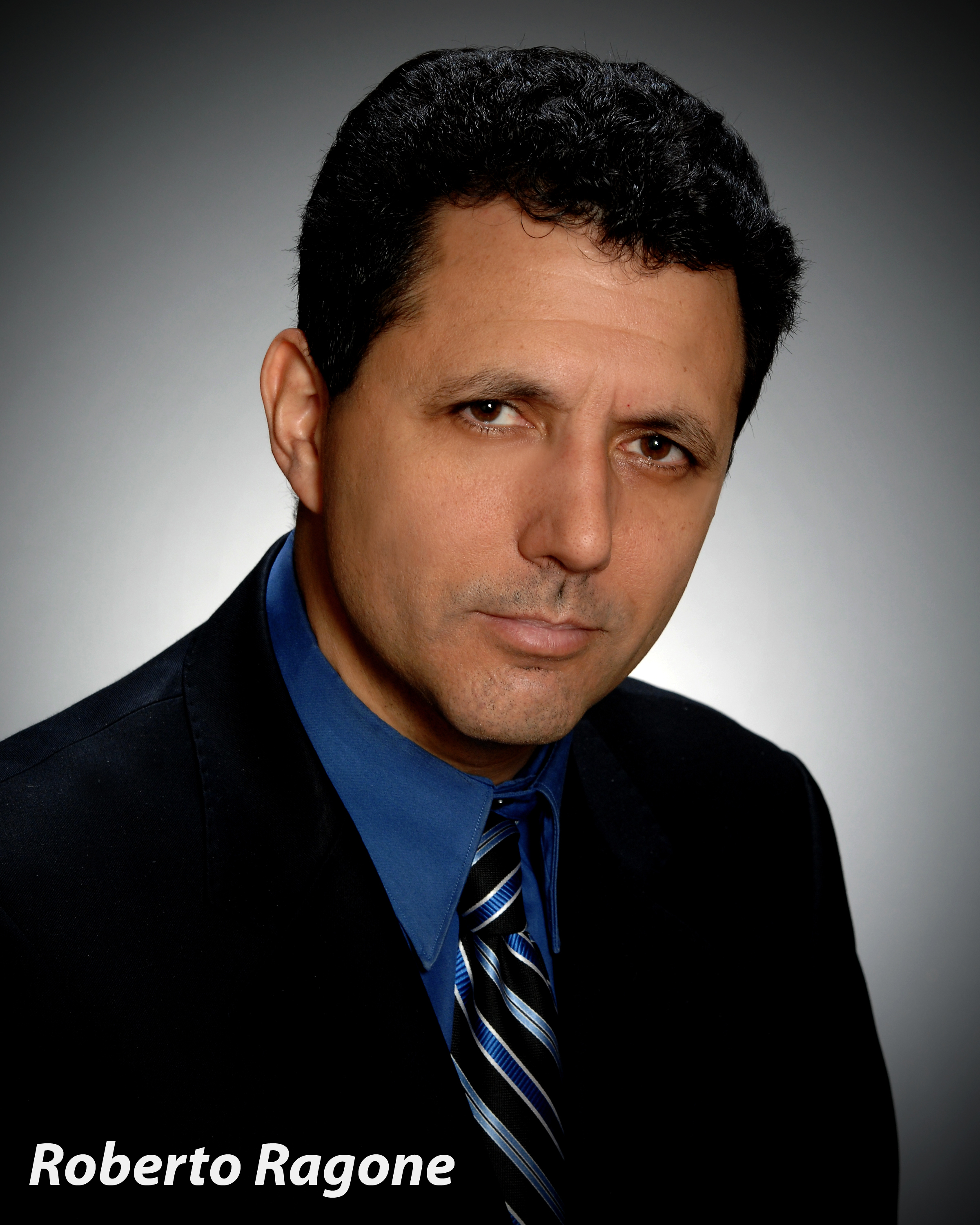 actor Roberto Ragone large photo