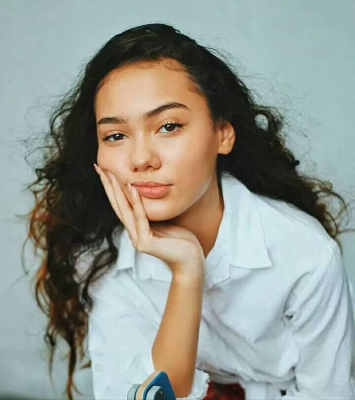 actor Krystal Brimner large photo