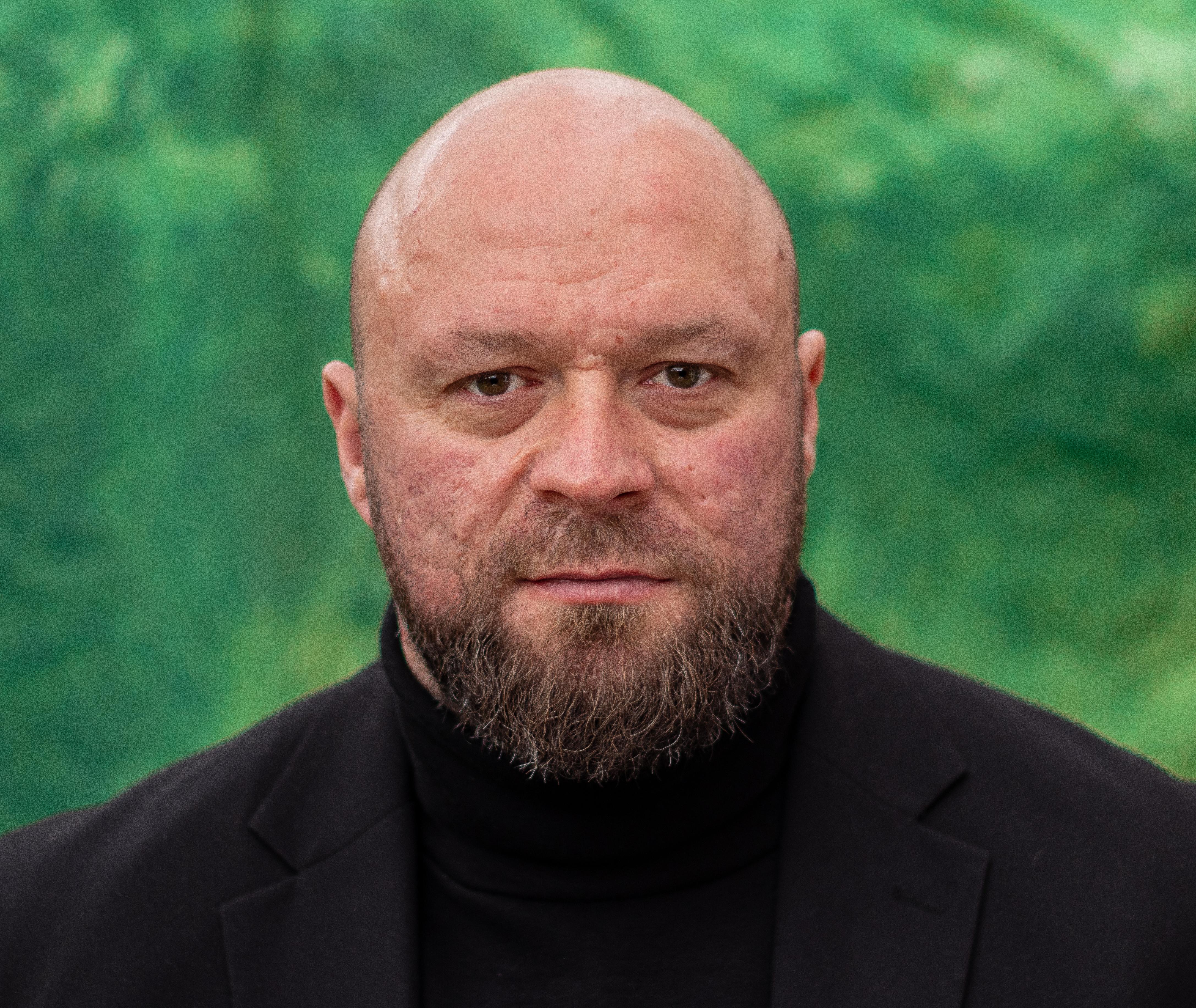 actor Ewen Weatherburn large photo