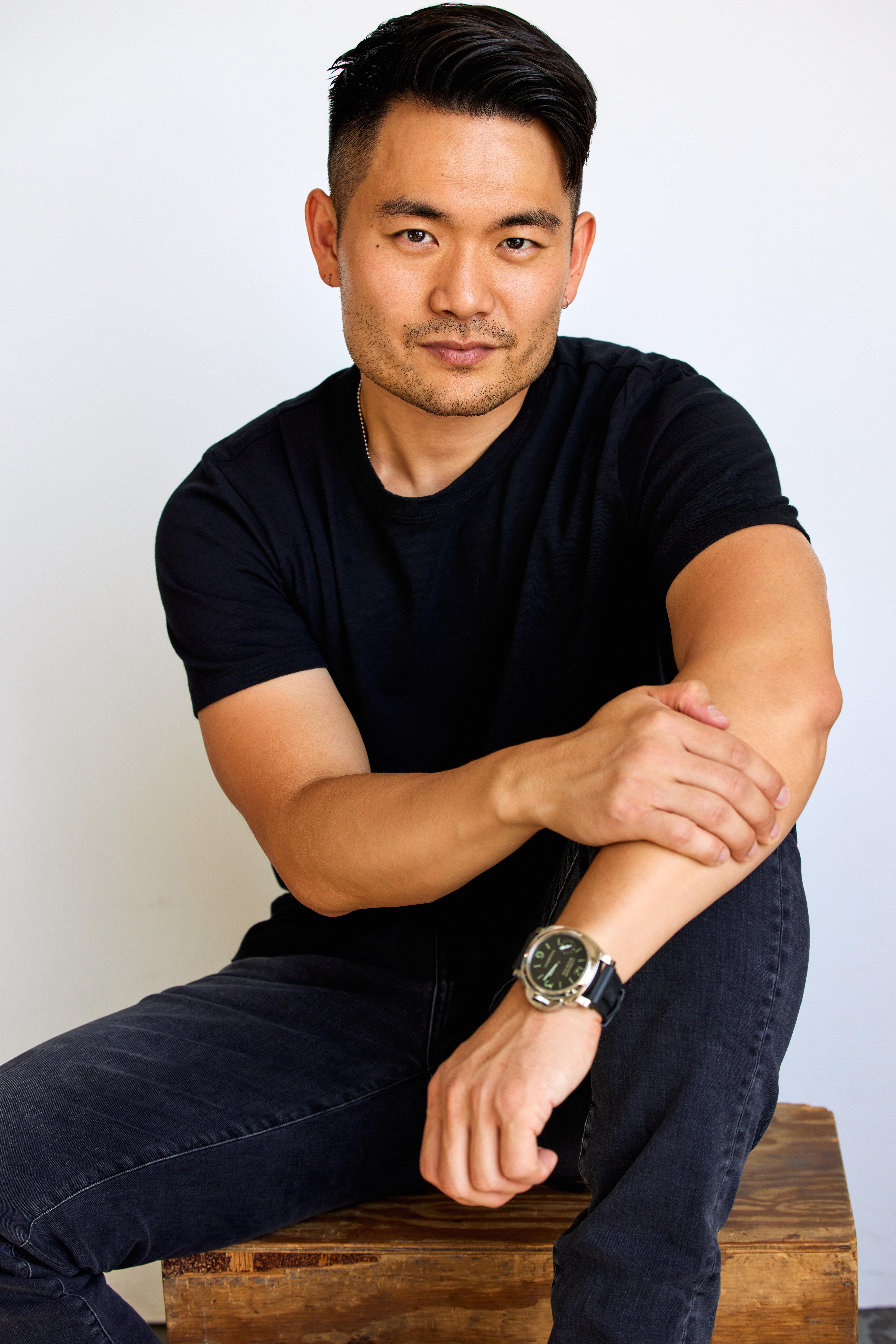 actor Robert M. Lee large photo