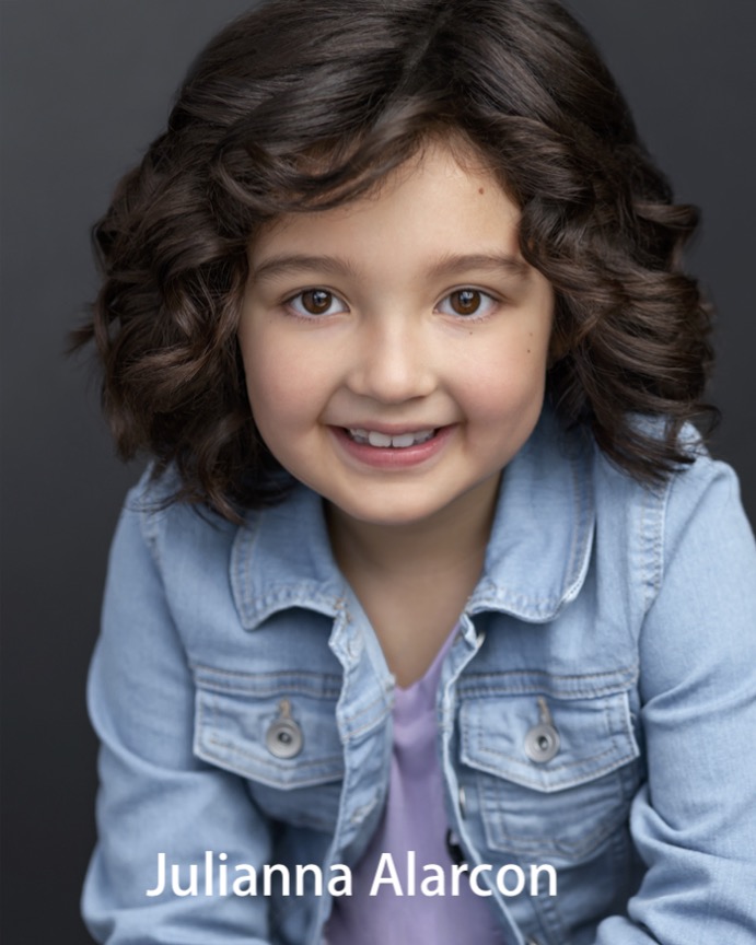 actor Julianna Alarcon large photo