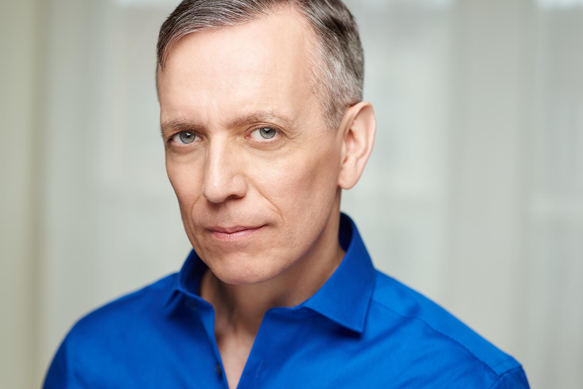 actor Kelly Karavites large photo