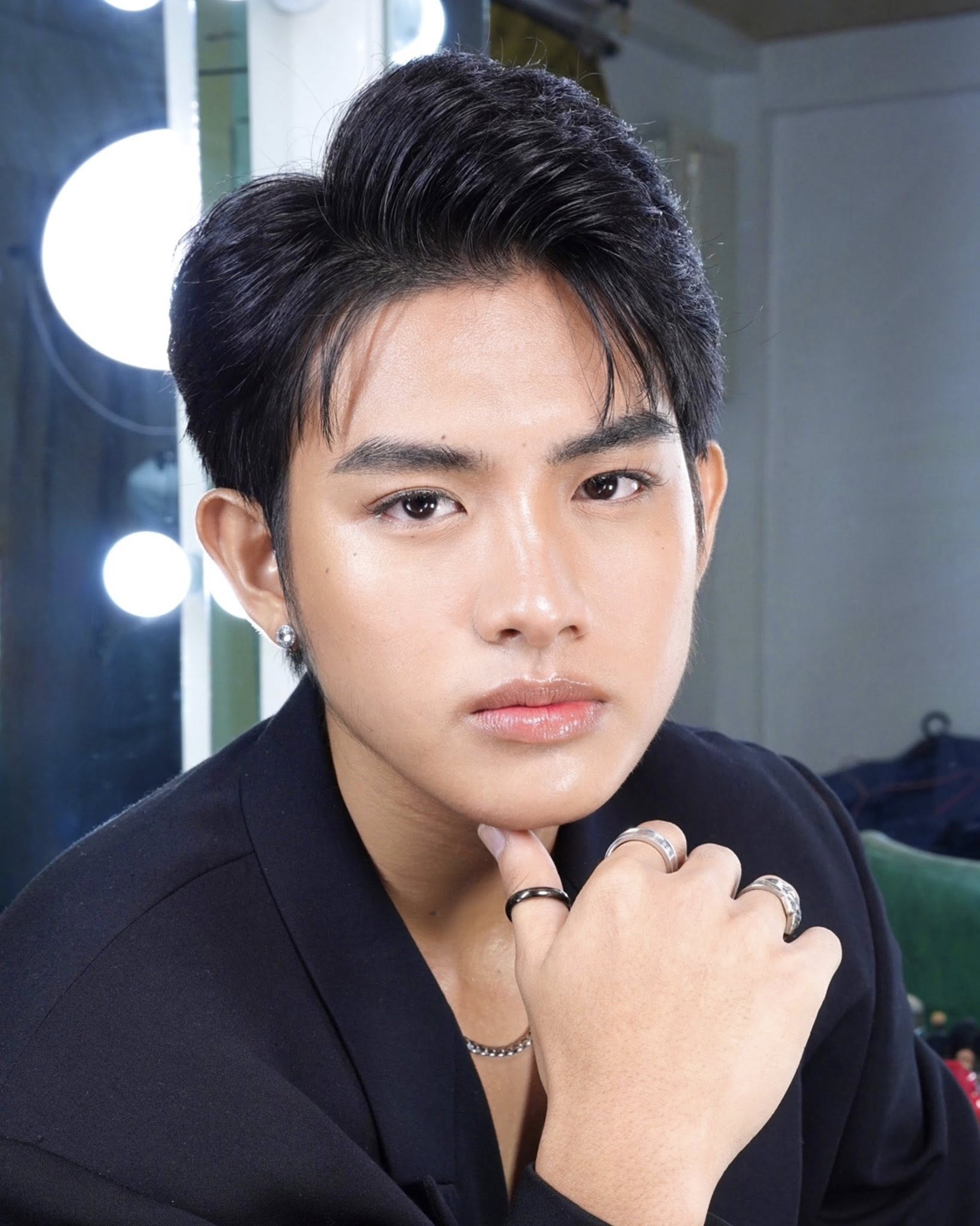 actor Raz San Juan large photo