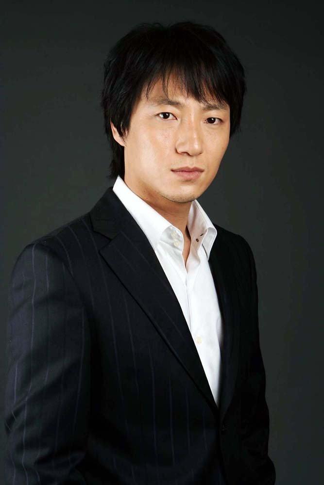 actor Gi-sub Jung large photo