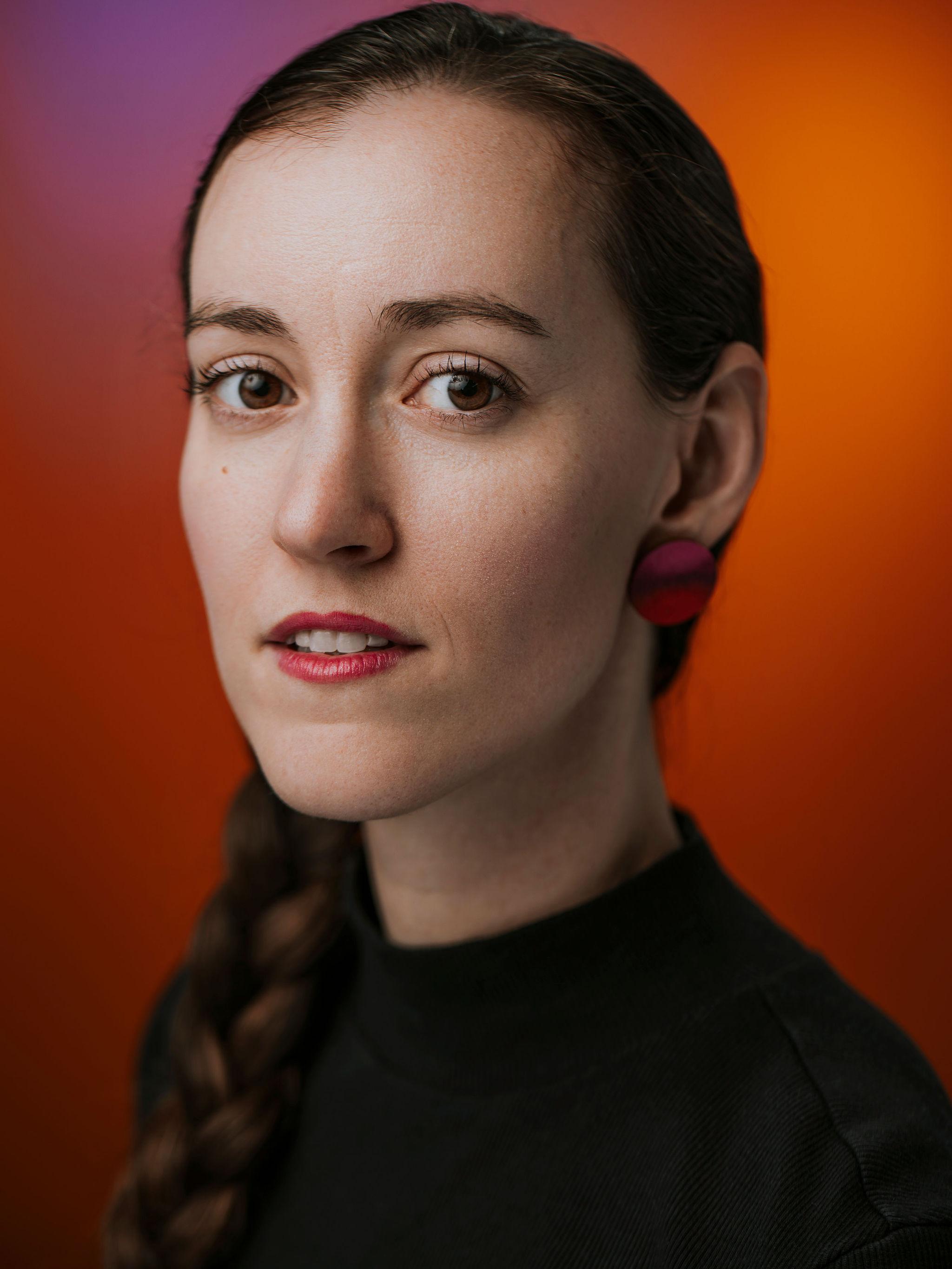 actor Willa Darian large photo