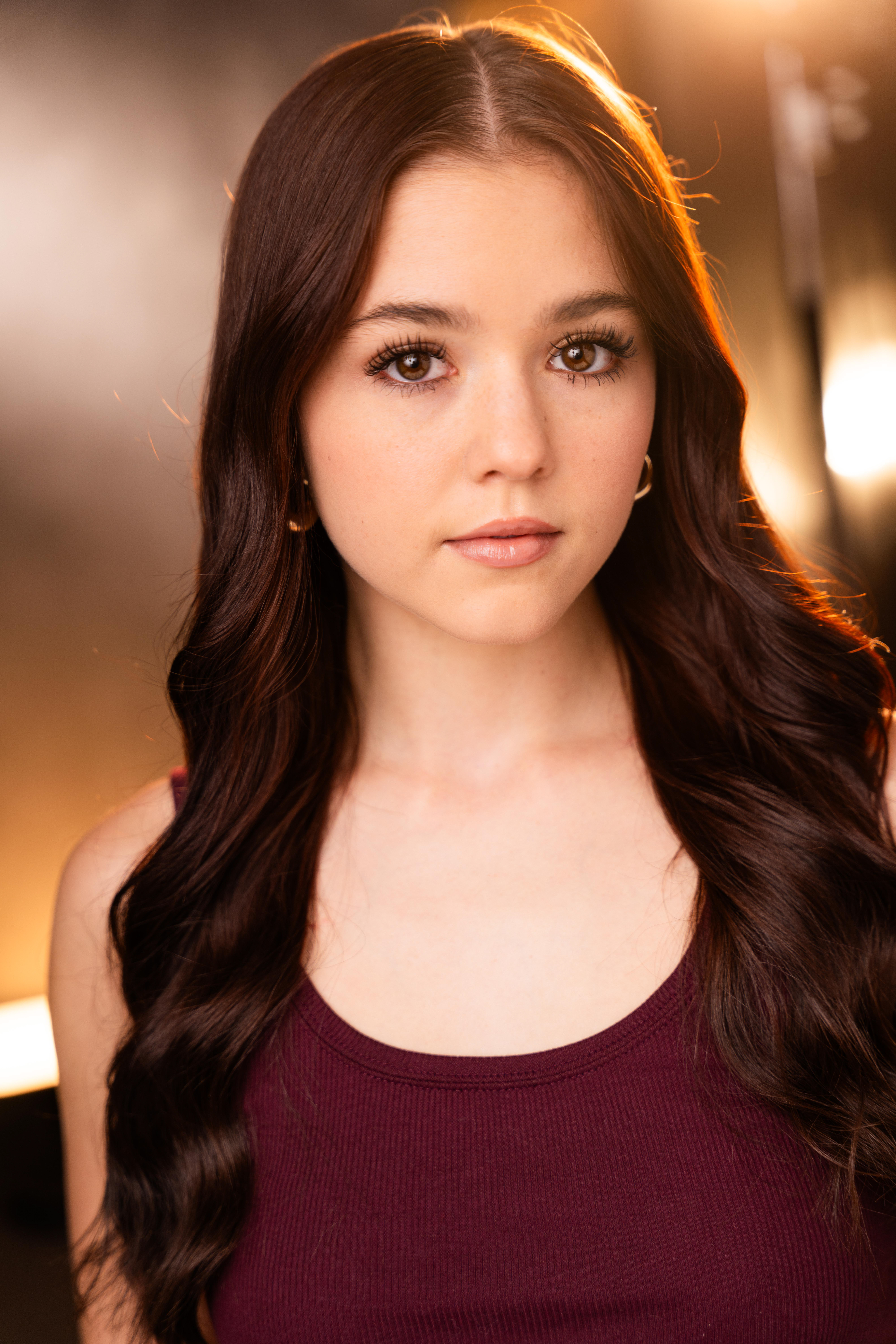 actor Cailin Peluso large photo