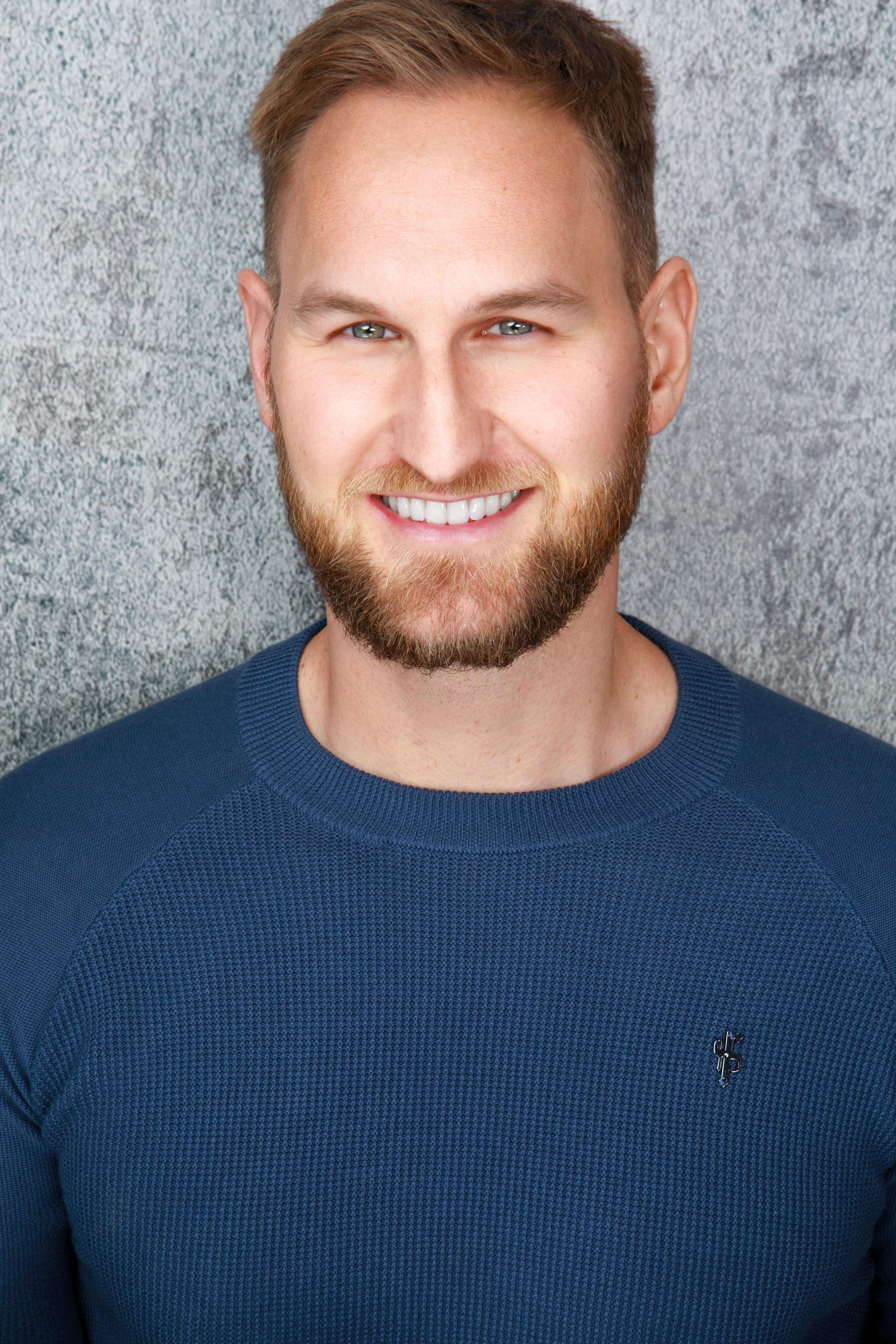 actor Alex Andrecs large photo