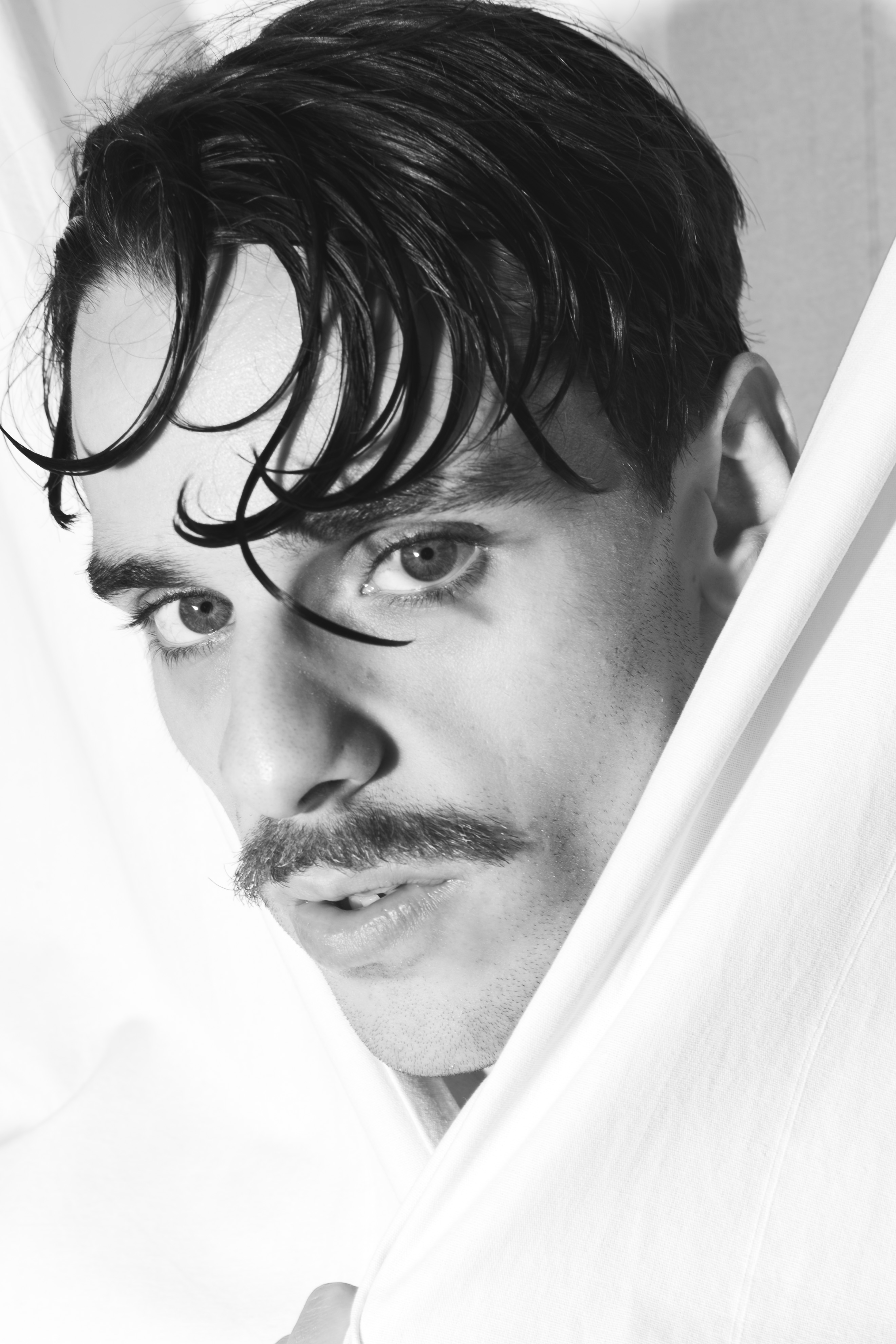 actor Abelo Valis large photo