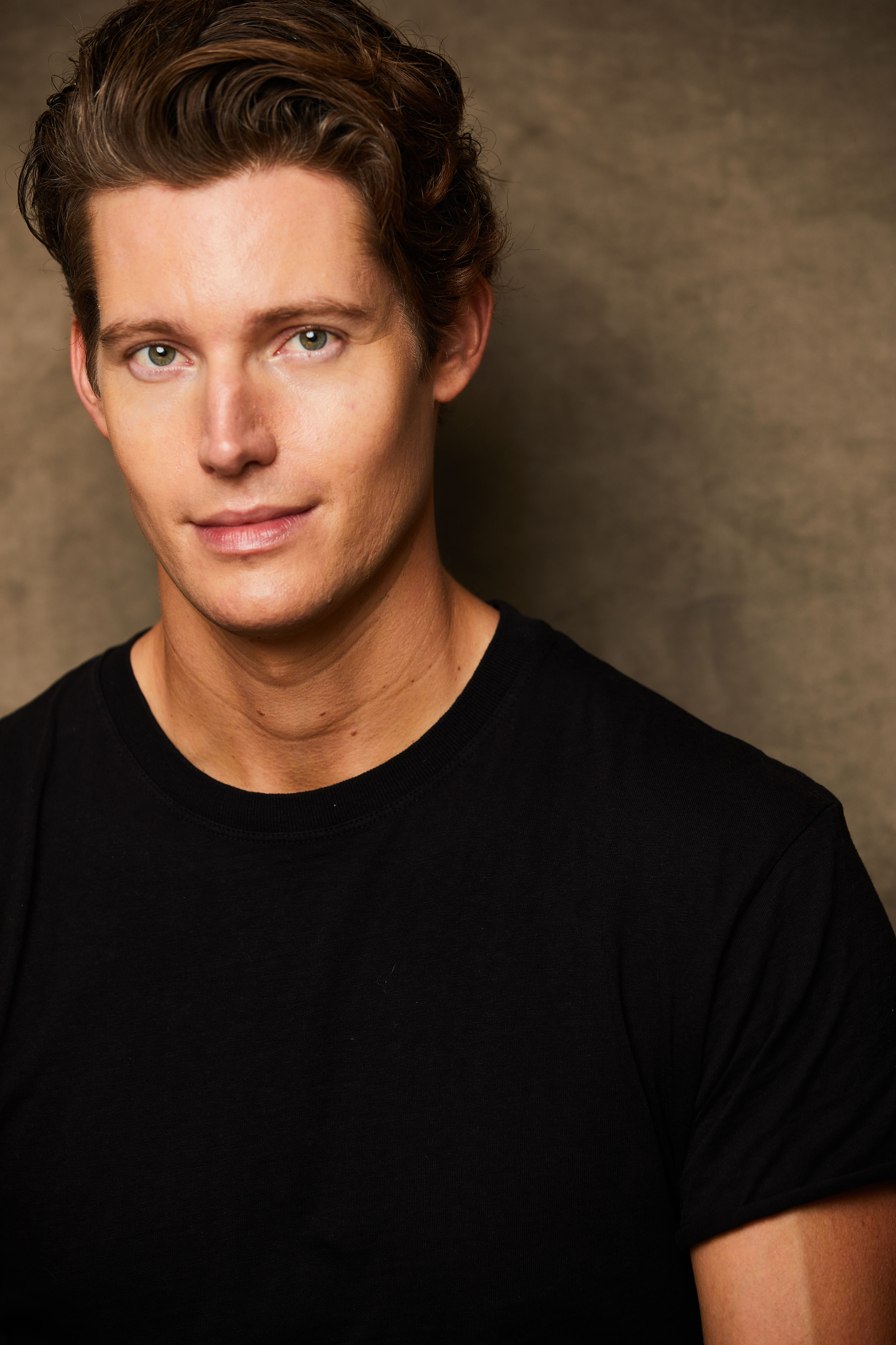 actor Kasey Esser large photo