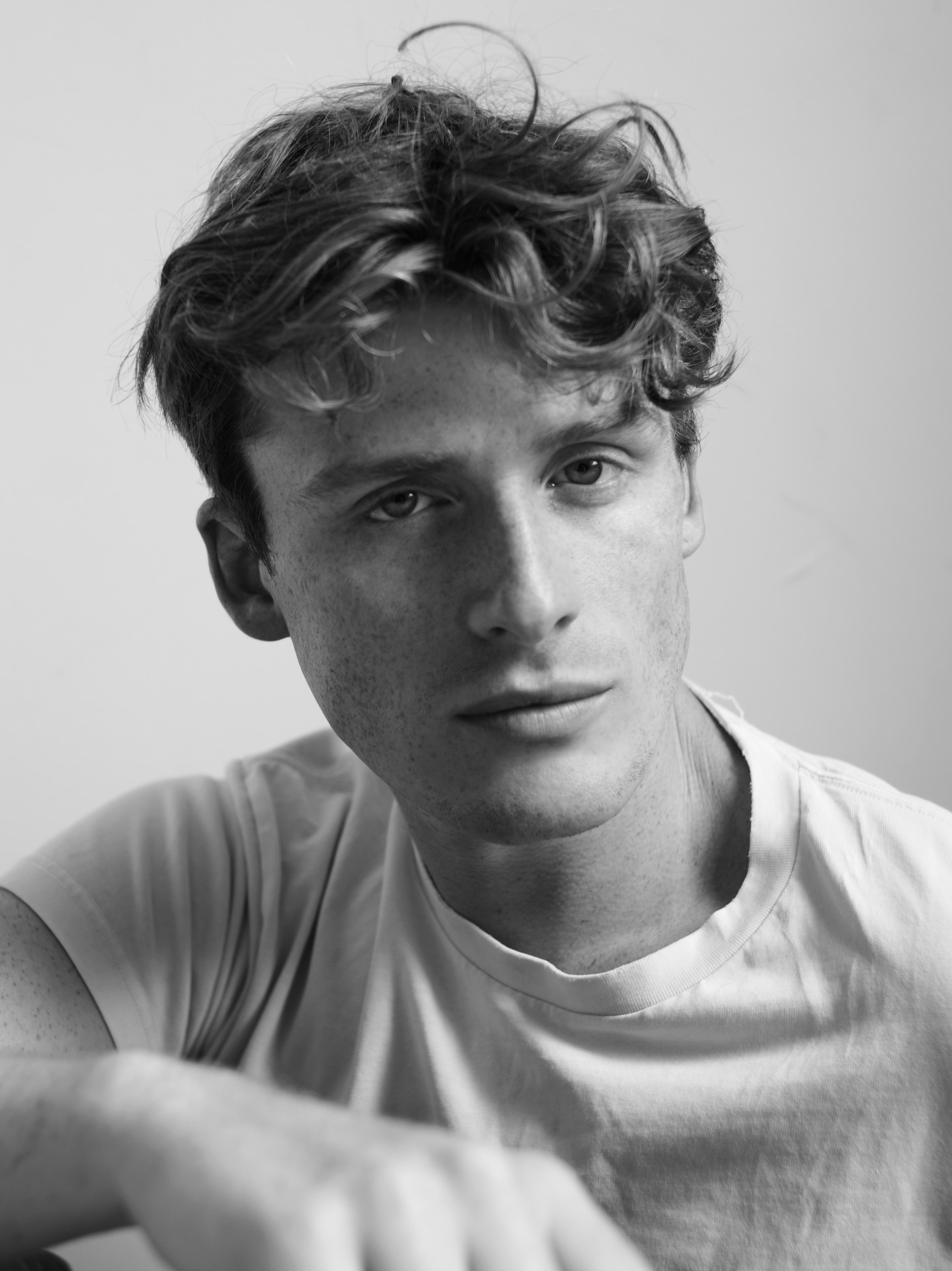 actor Giles Surridge large photo