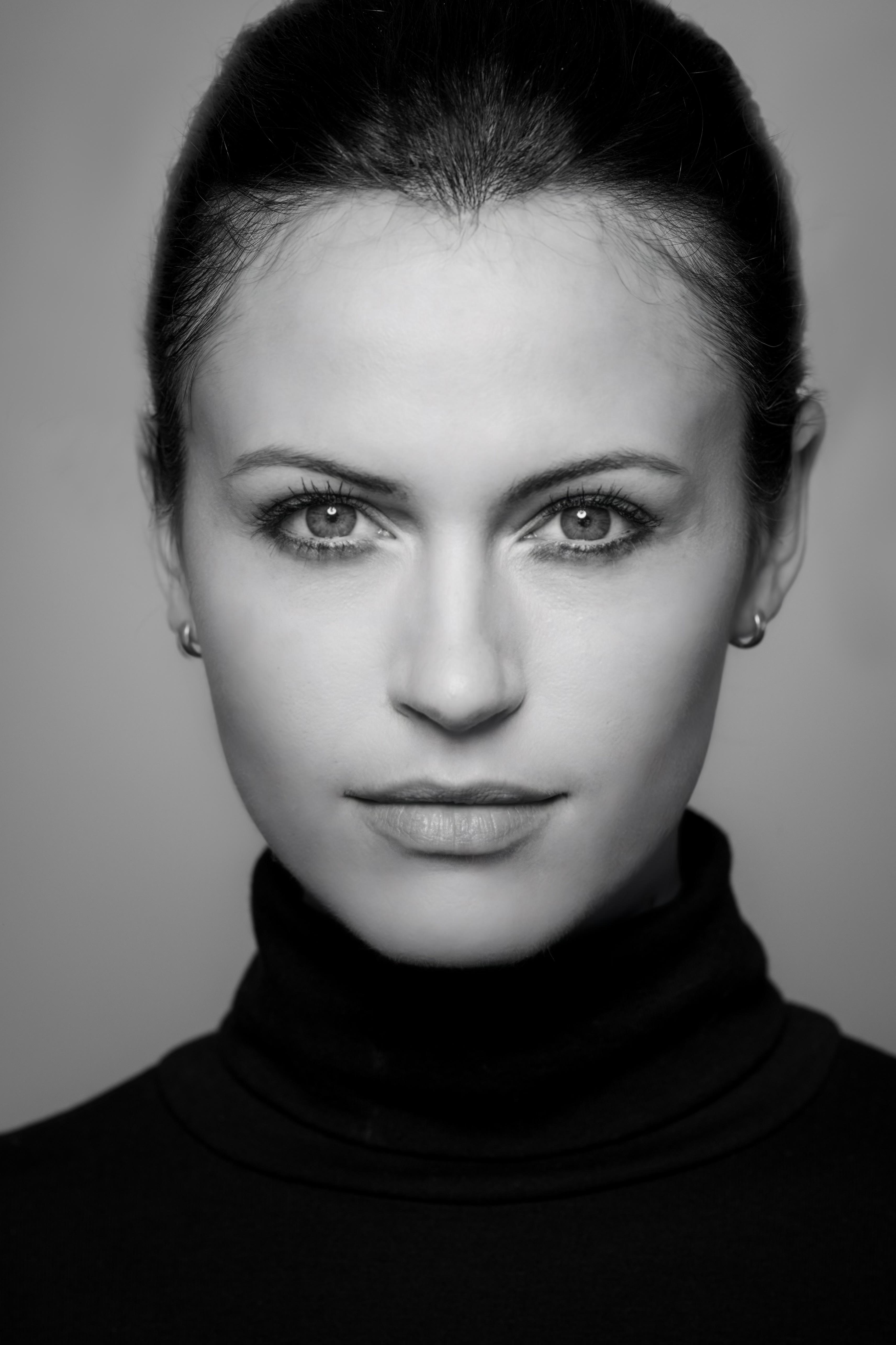 actor Kat Fairaway large photo