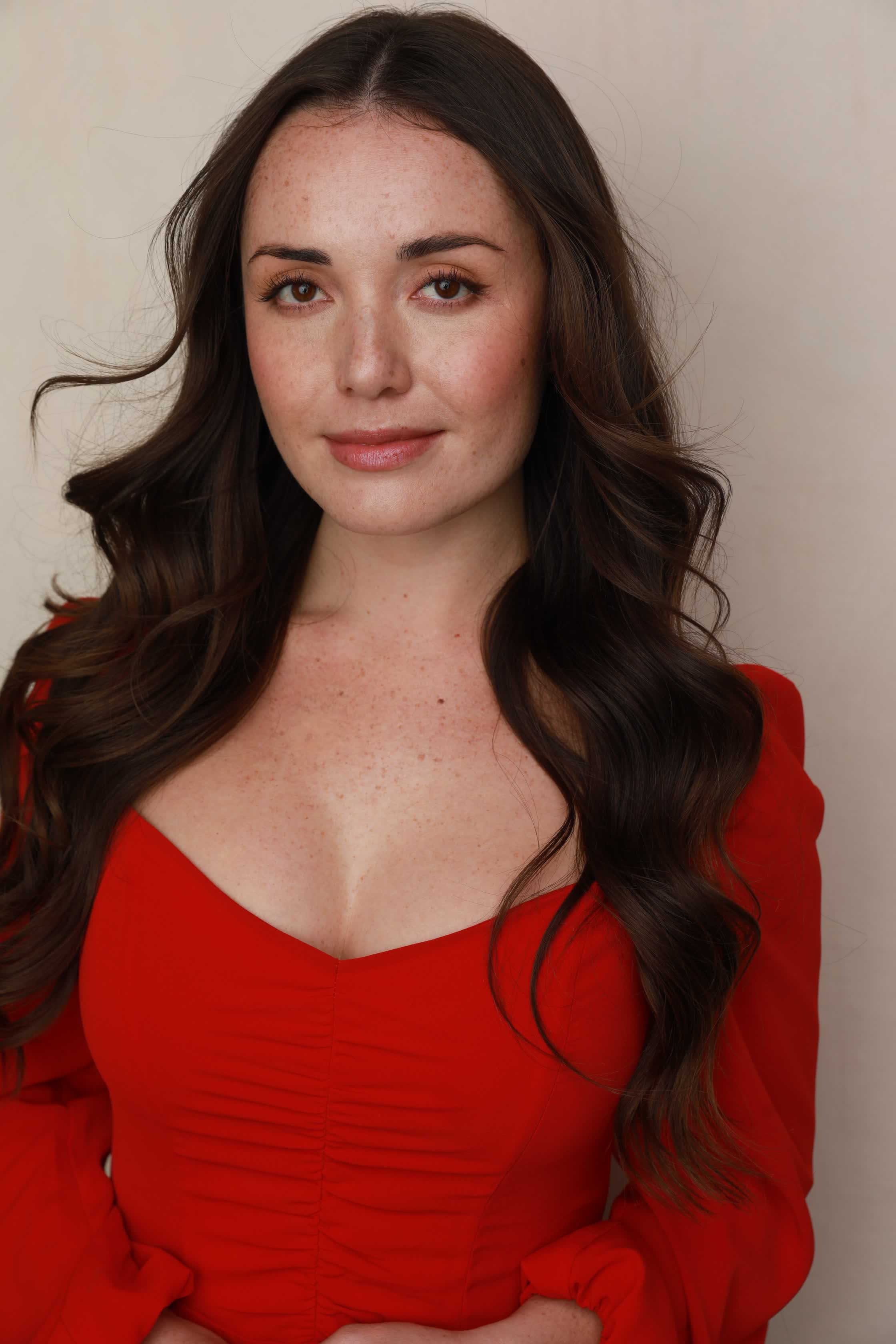 actor Carmen Hodgson large photo