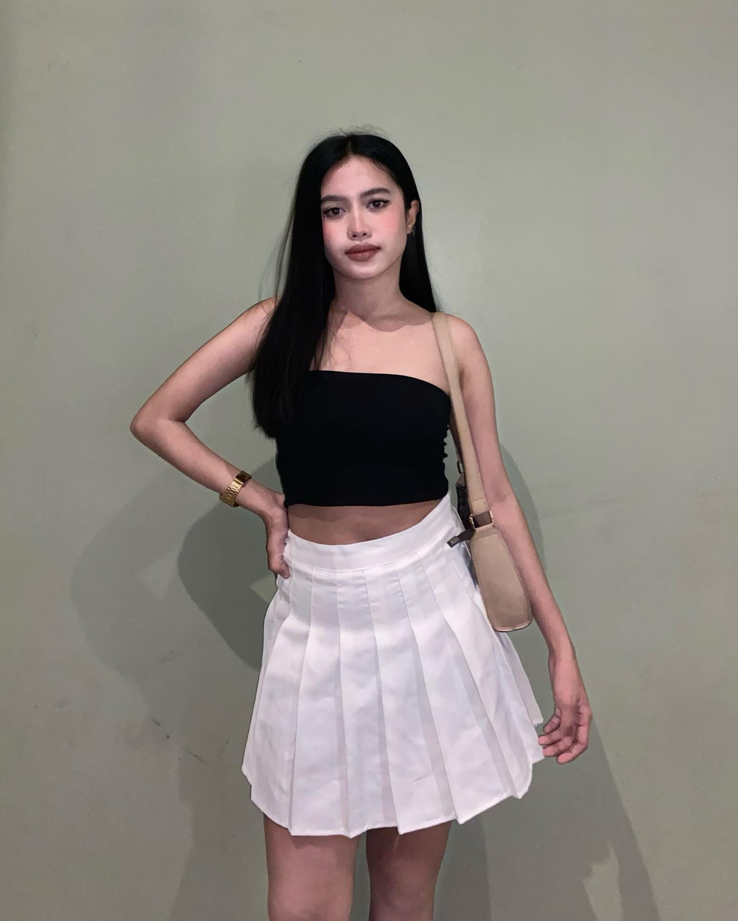 actor Aliza Guarino large photo