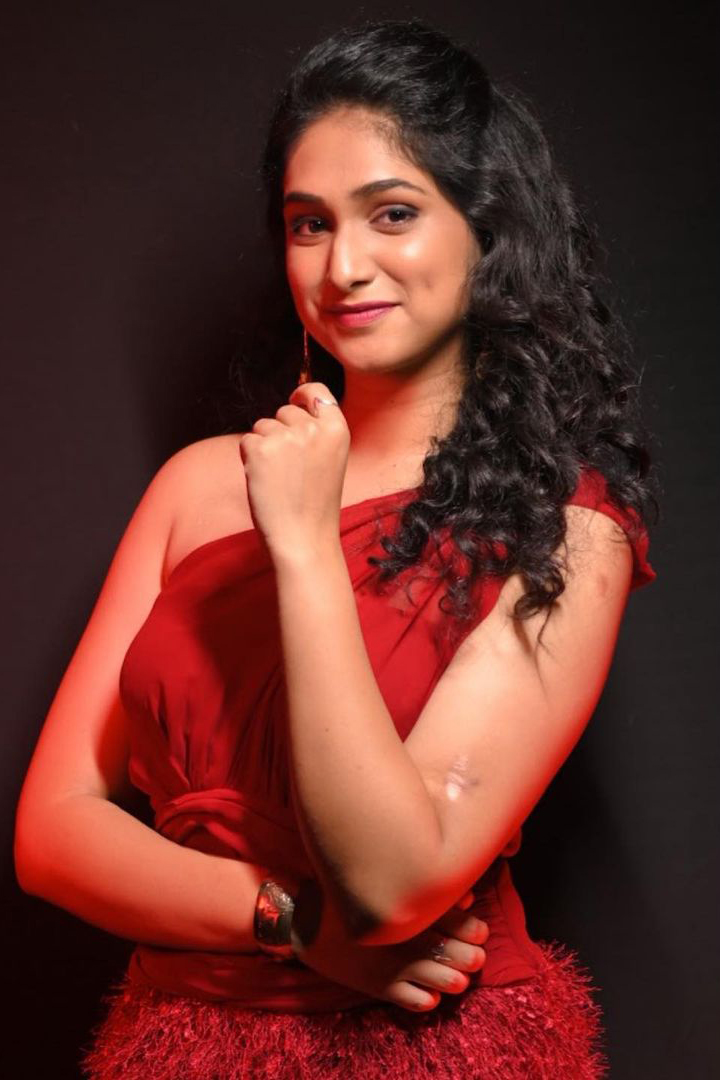 actor Priyadarshini Indalkar large photo