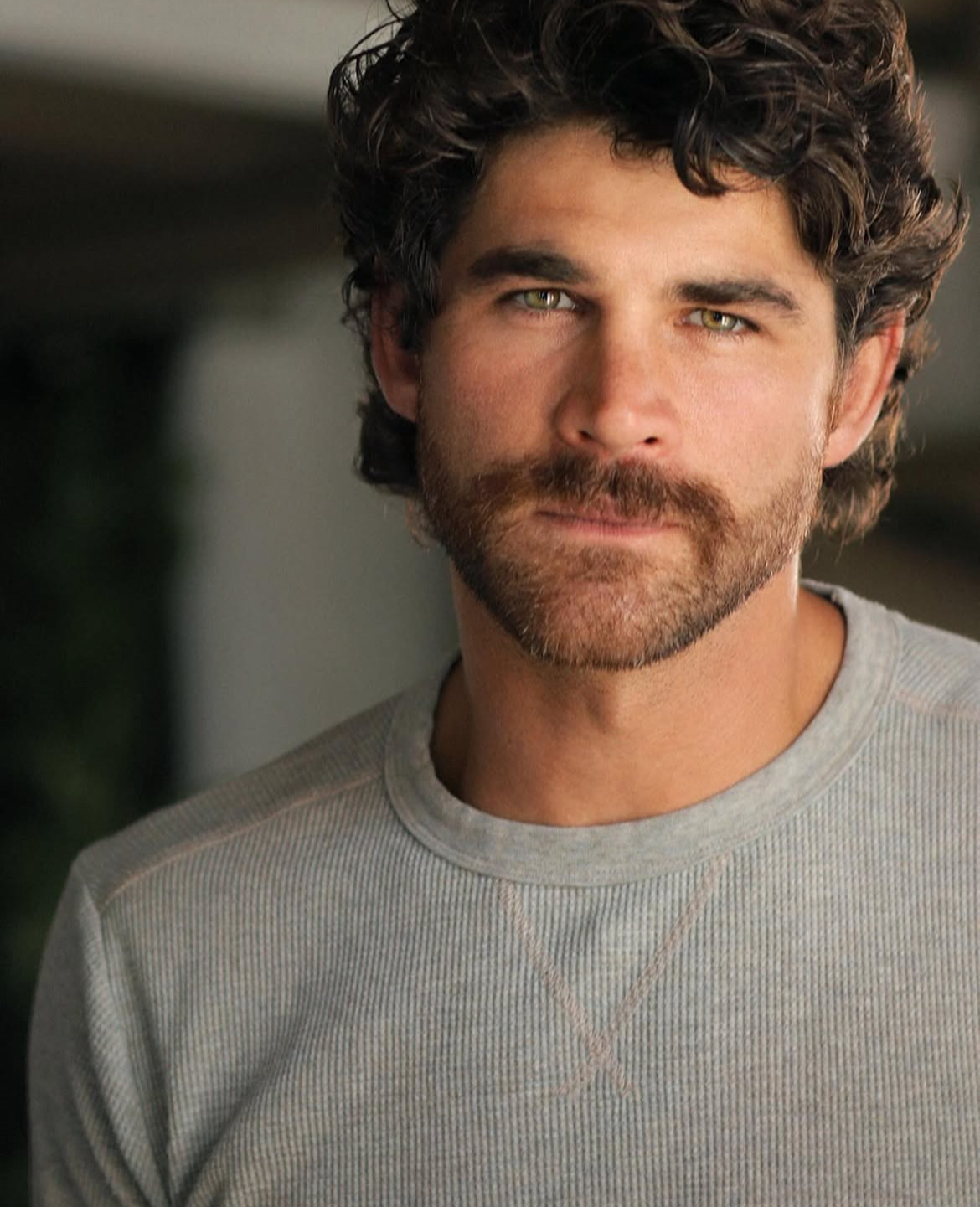 actor Ryan Bertroche large photo