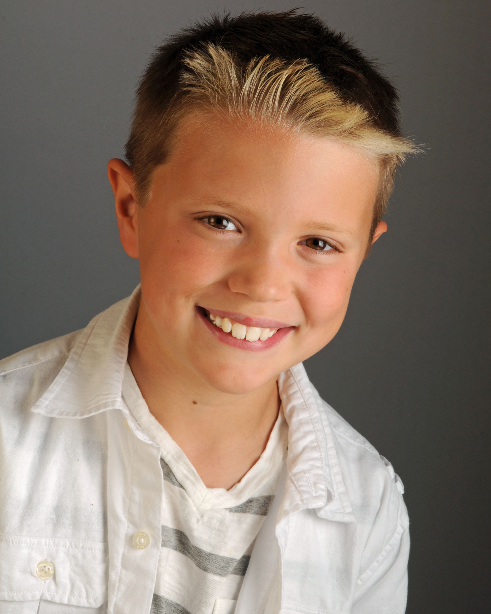 actor Evan Brzozowski large photo