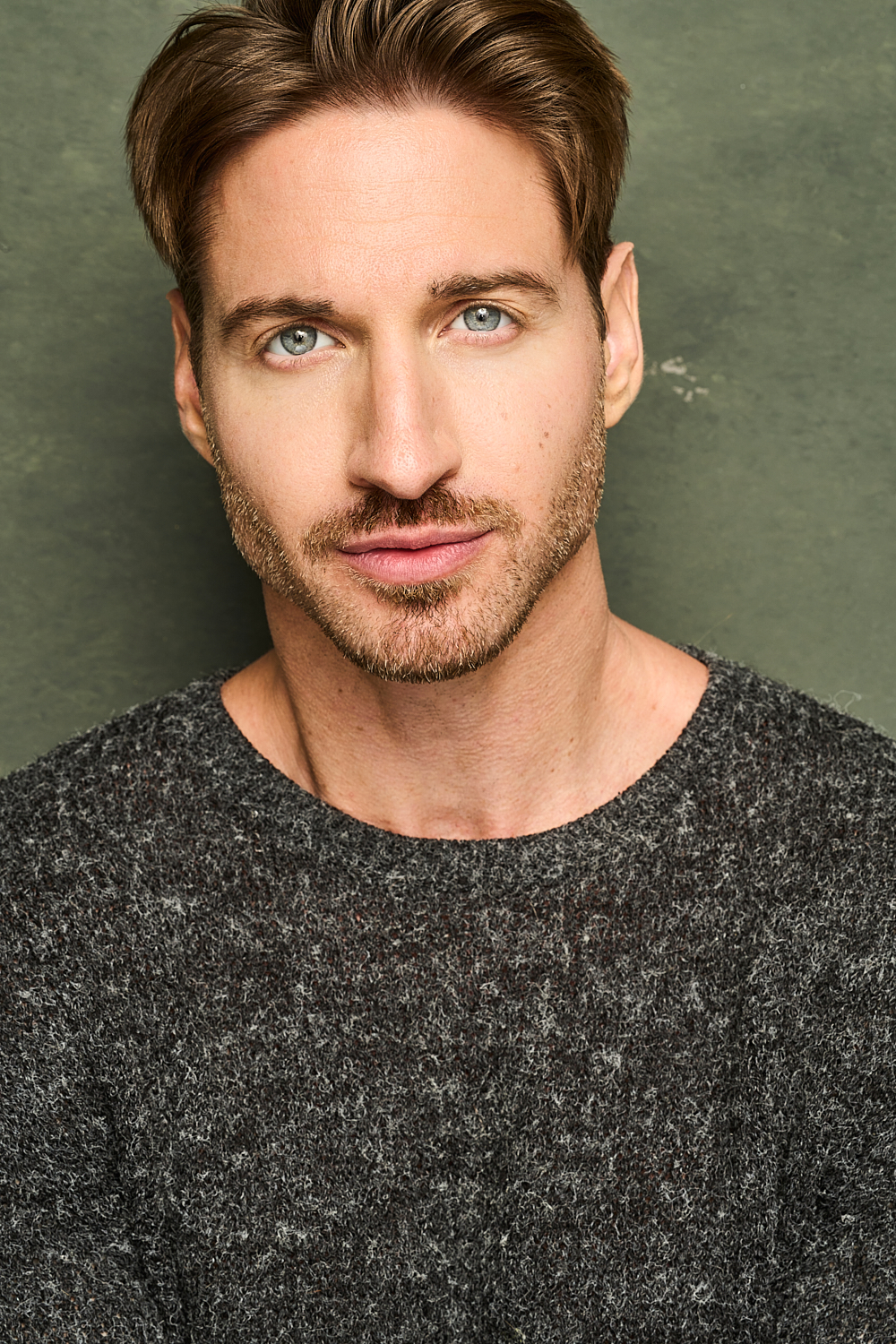 actor Travis DesLaurier large photo