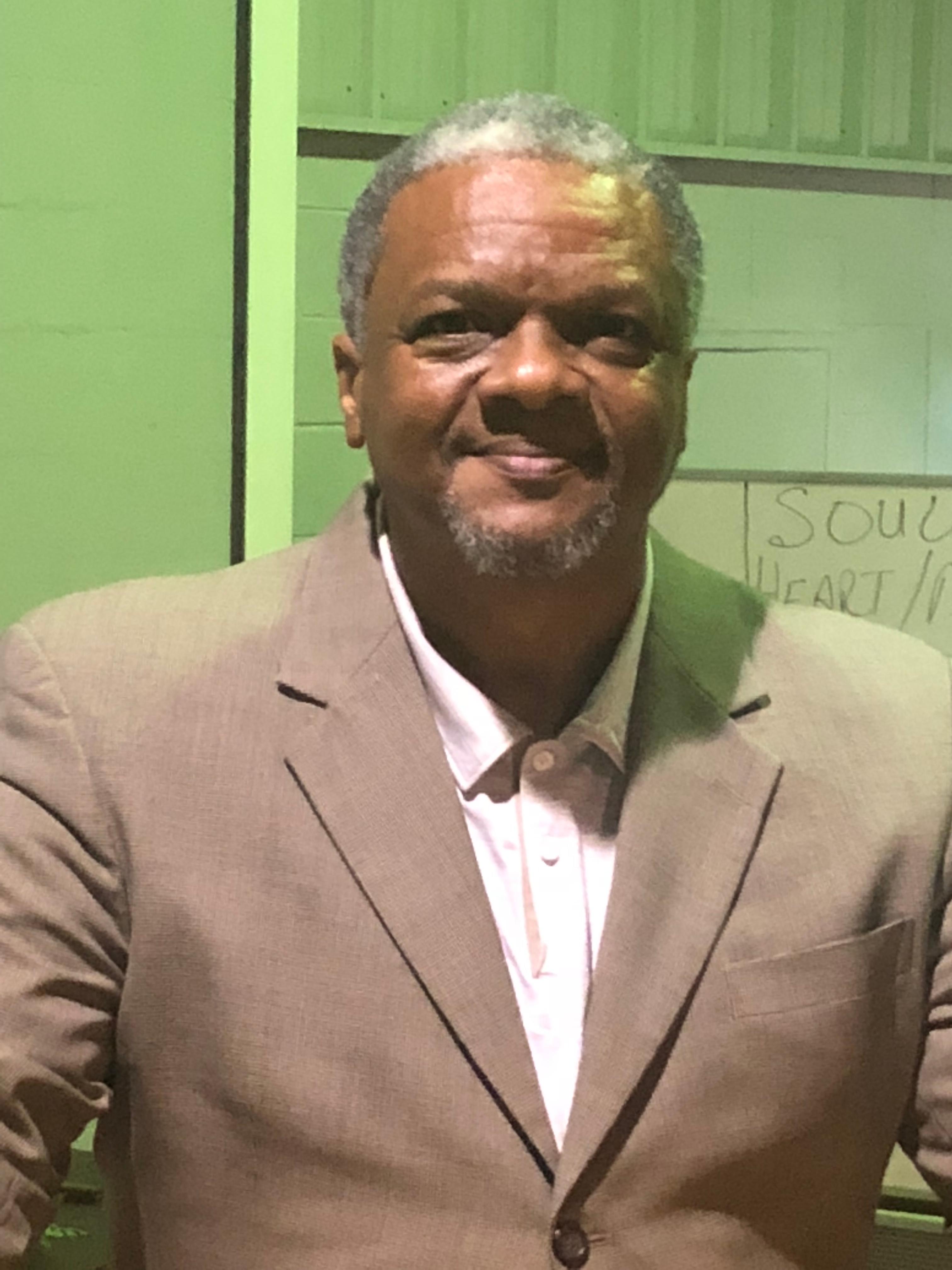 actor James Henley large photo