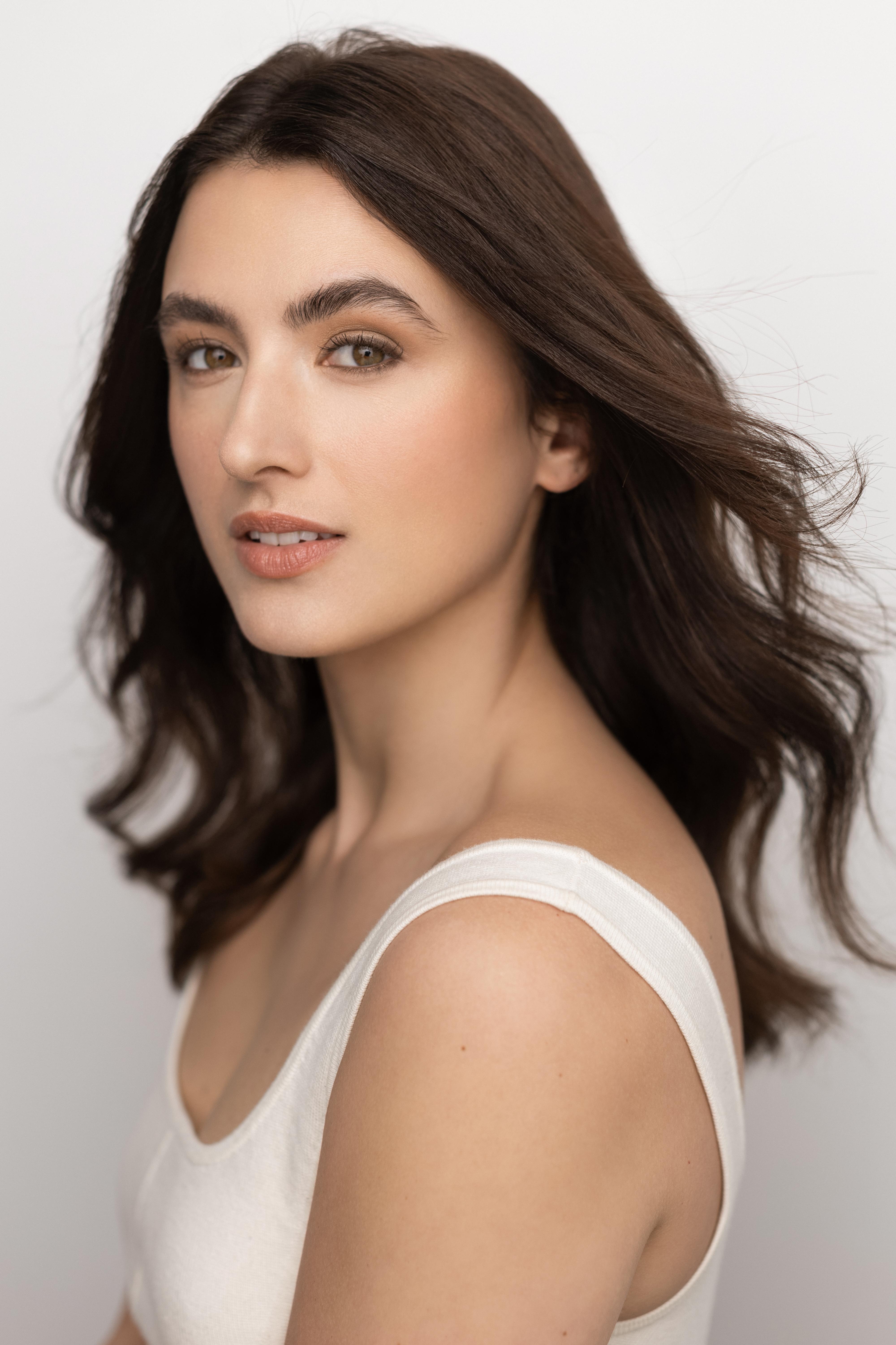 actor Georgia White large photo