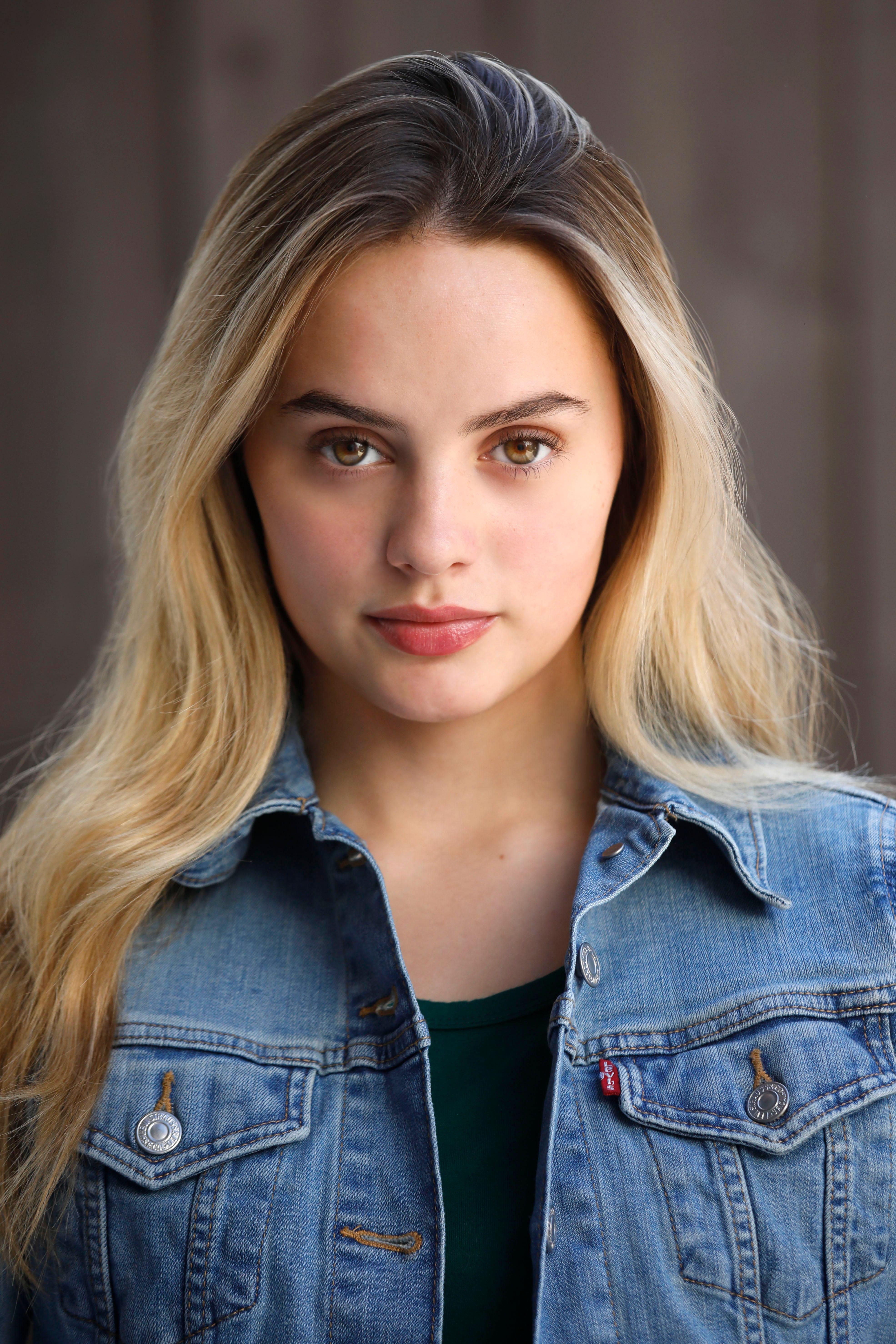 actor Akina Wylie large photo